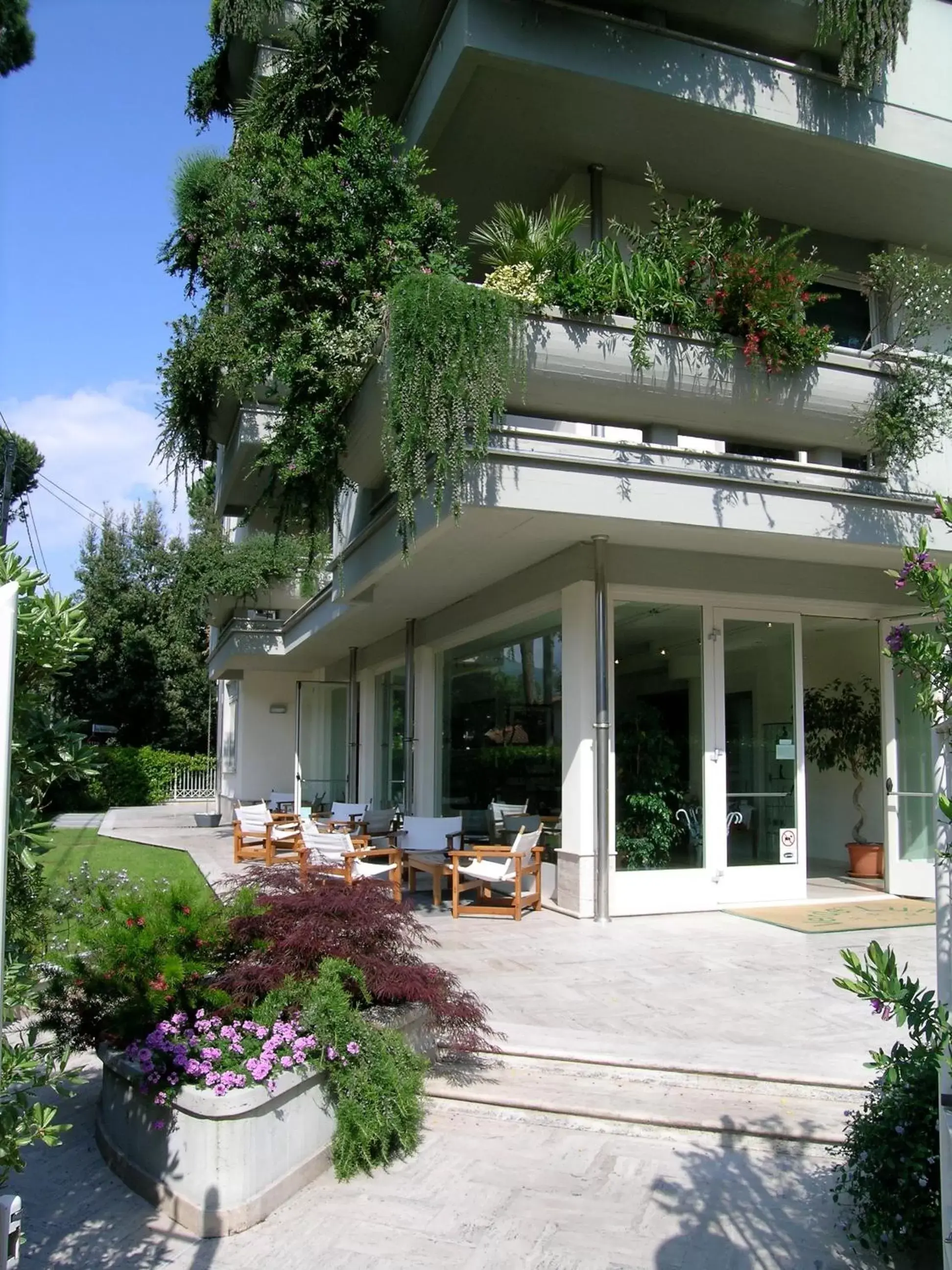 Facade/entrance, Property Building in Verdeluna ApartHotel