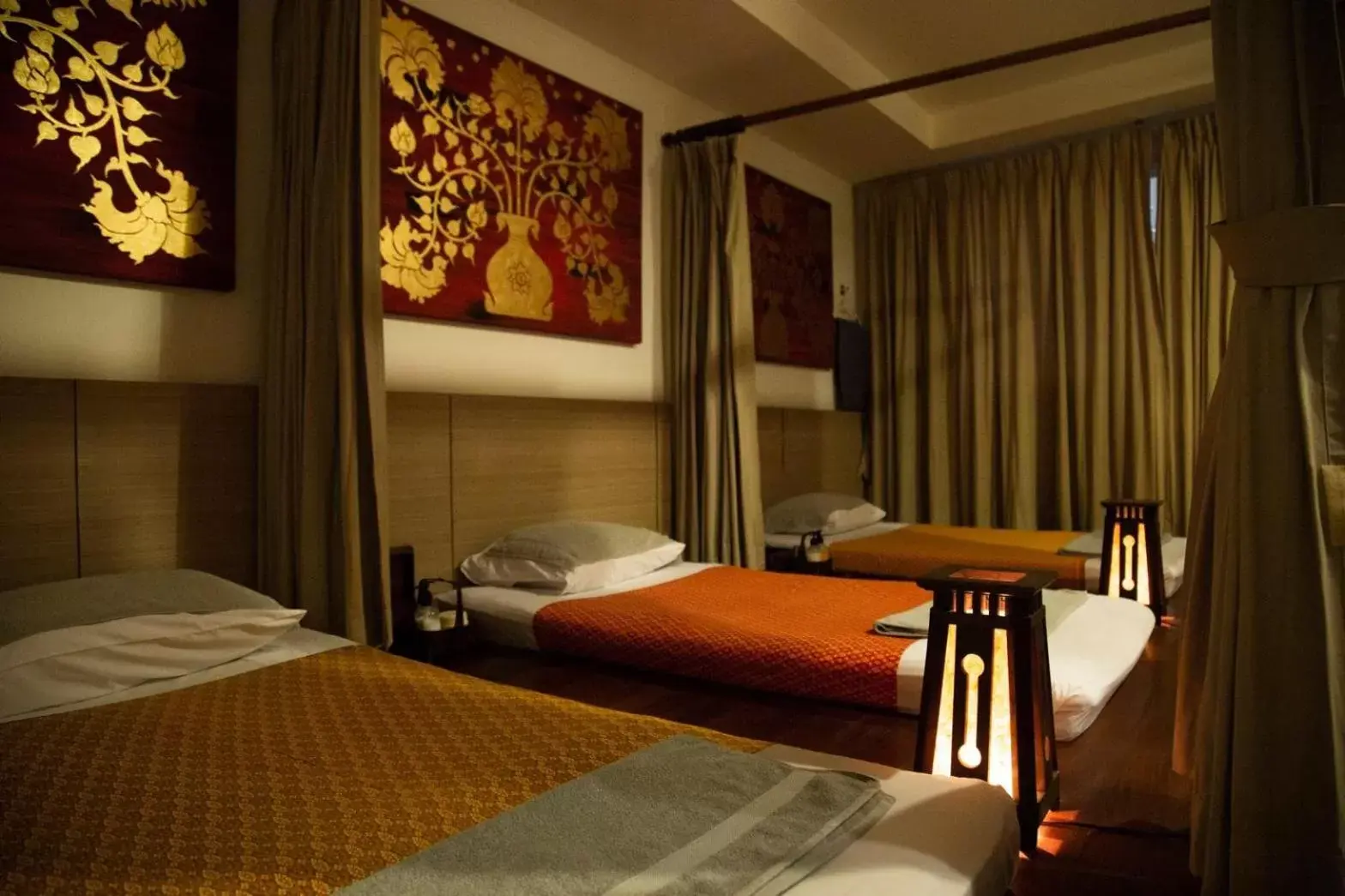 Massage, Bed in Baboona Beachfront Living Massage, Bed in Baboona Beachfront Living