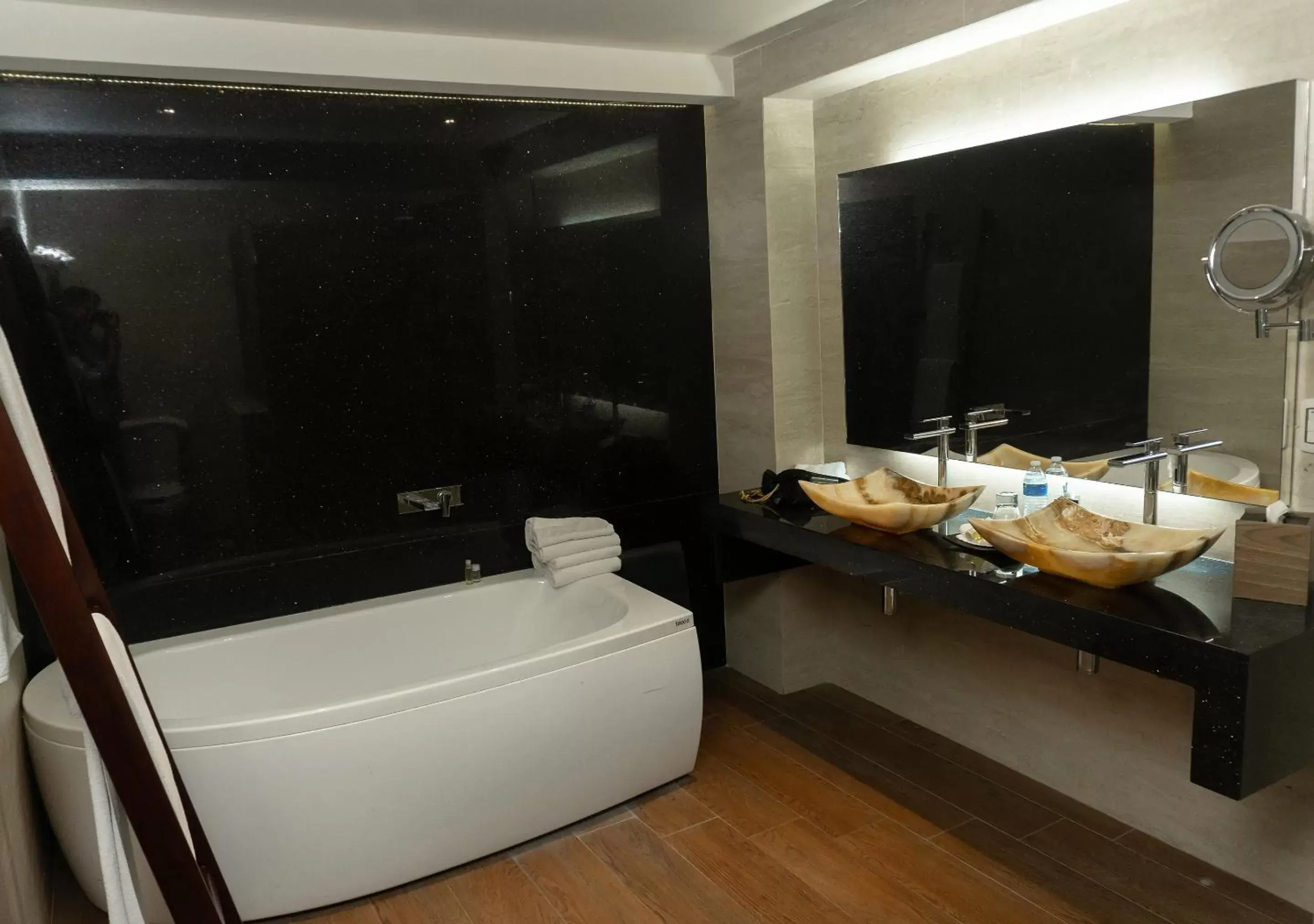 Bathroom in Hotel Victoria Poza Rica by Brahma