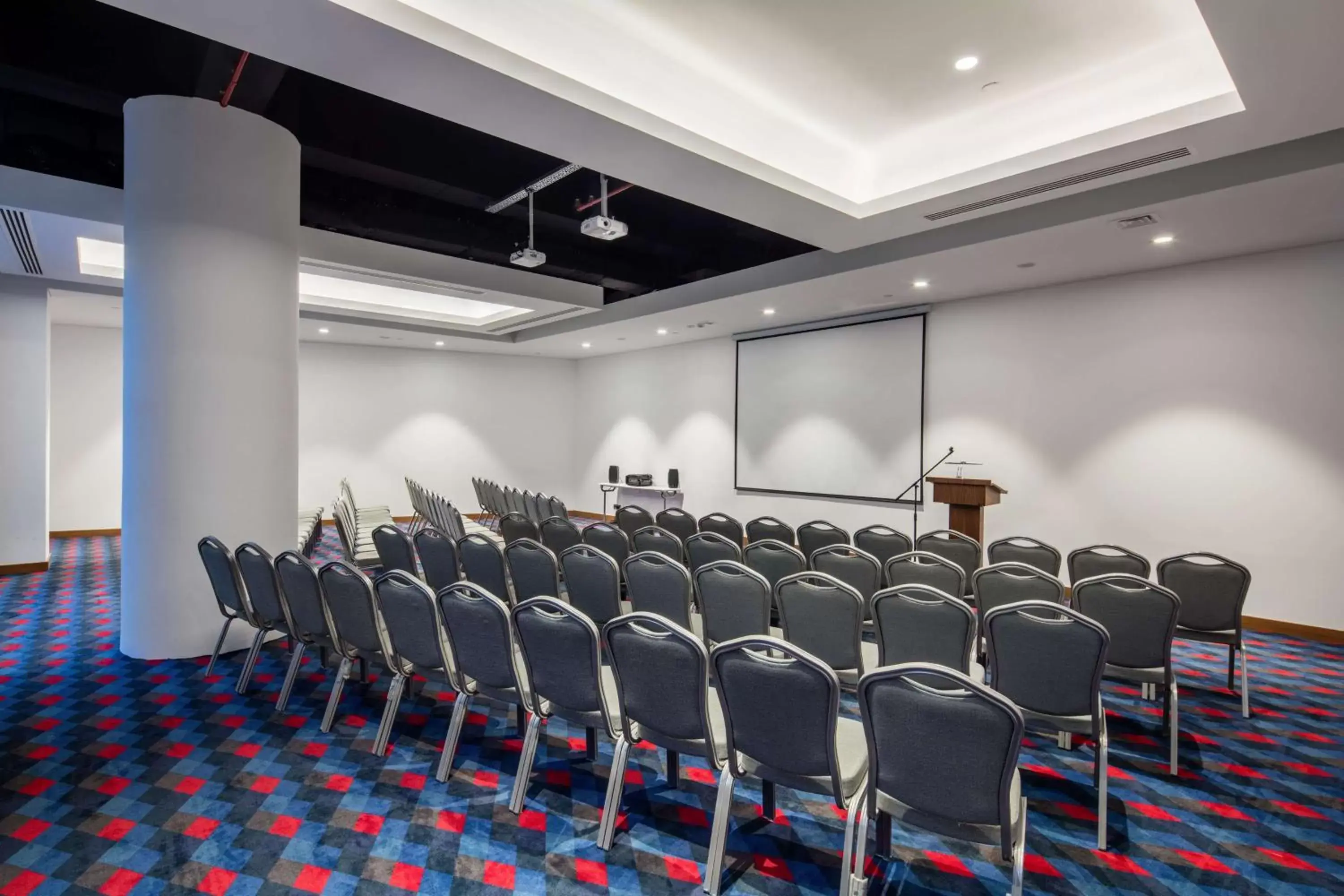 Meeting/conference room in Hampton By Hilton Izmir Aliaga