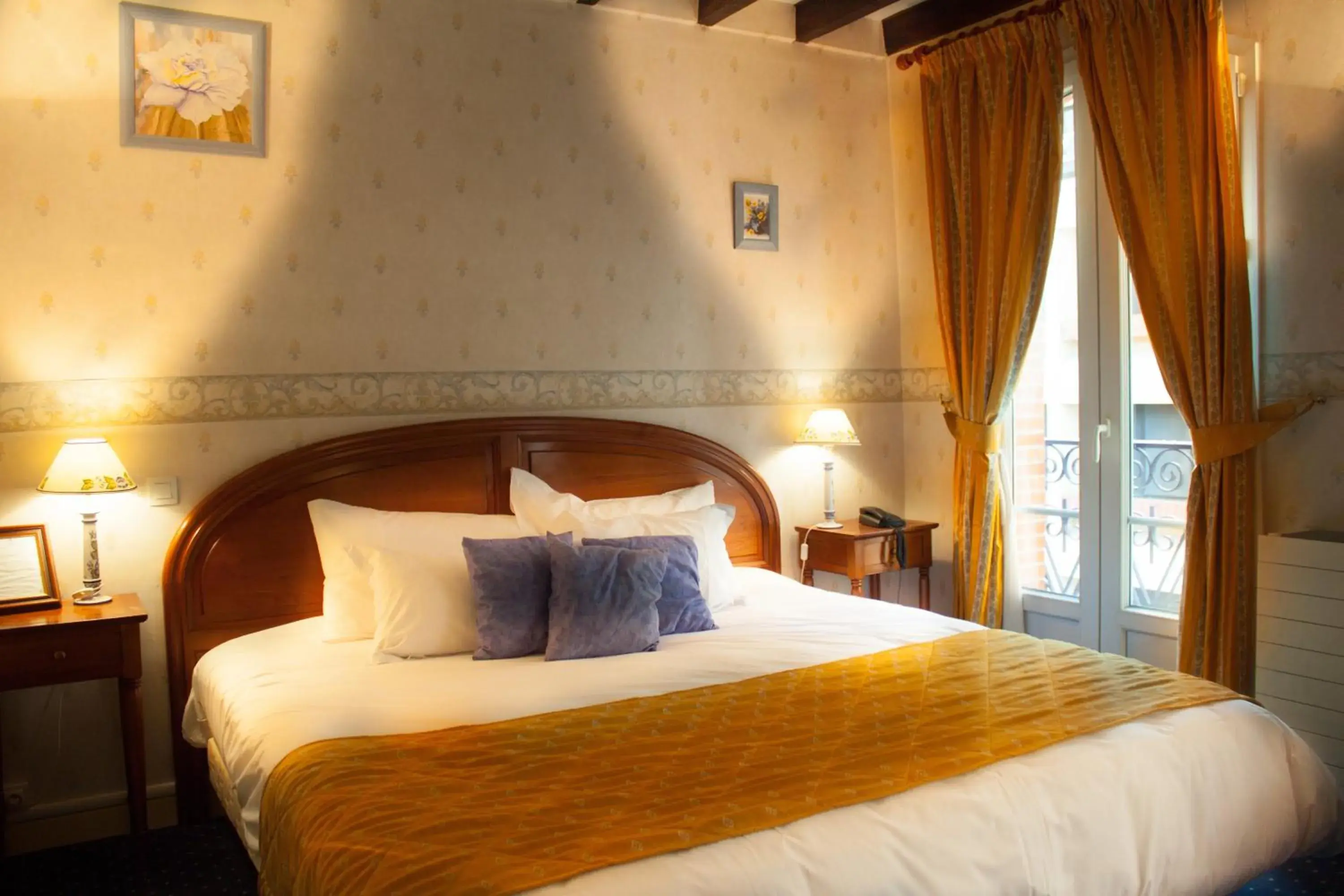 Photo of the whole room, Bed in Hôtel Riquet Resort & Spa