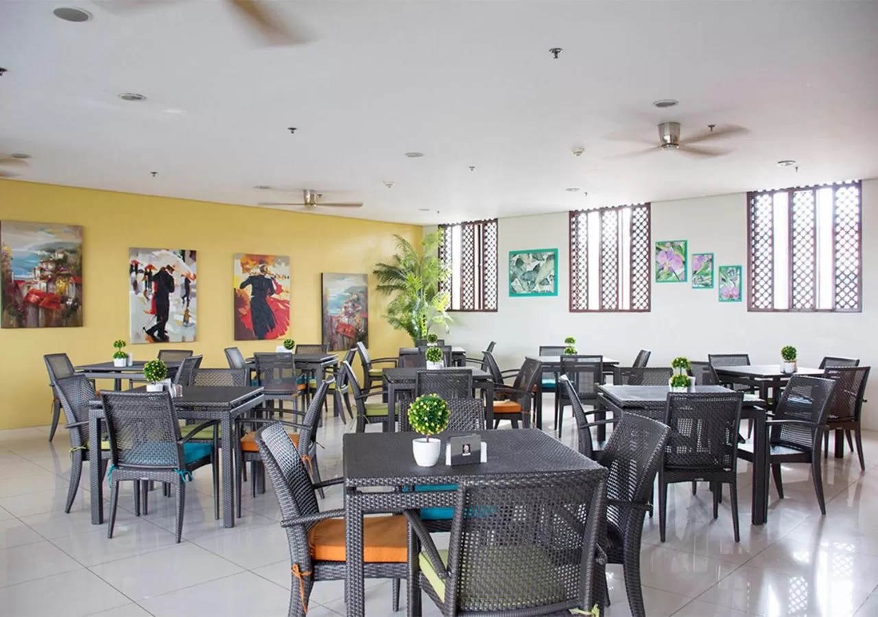 Restaurant/places to eat in Alicia Apartelle