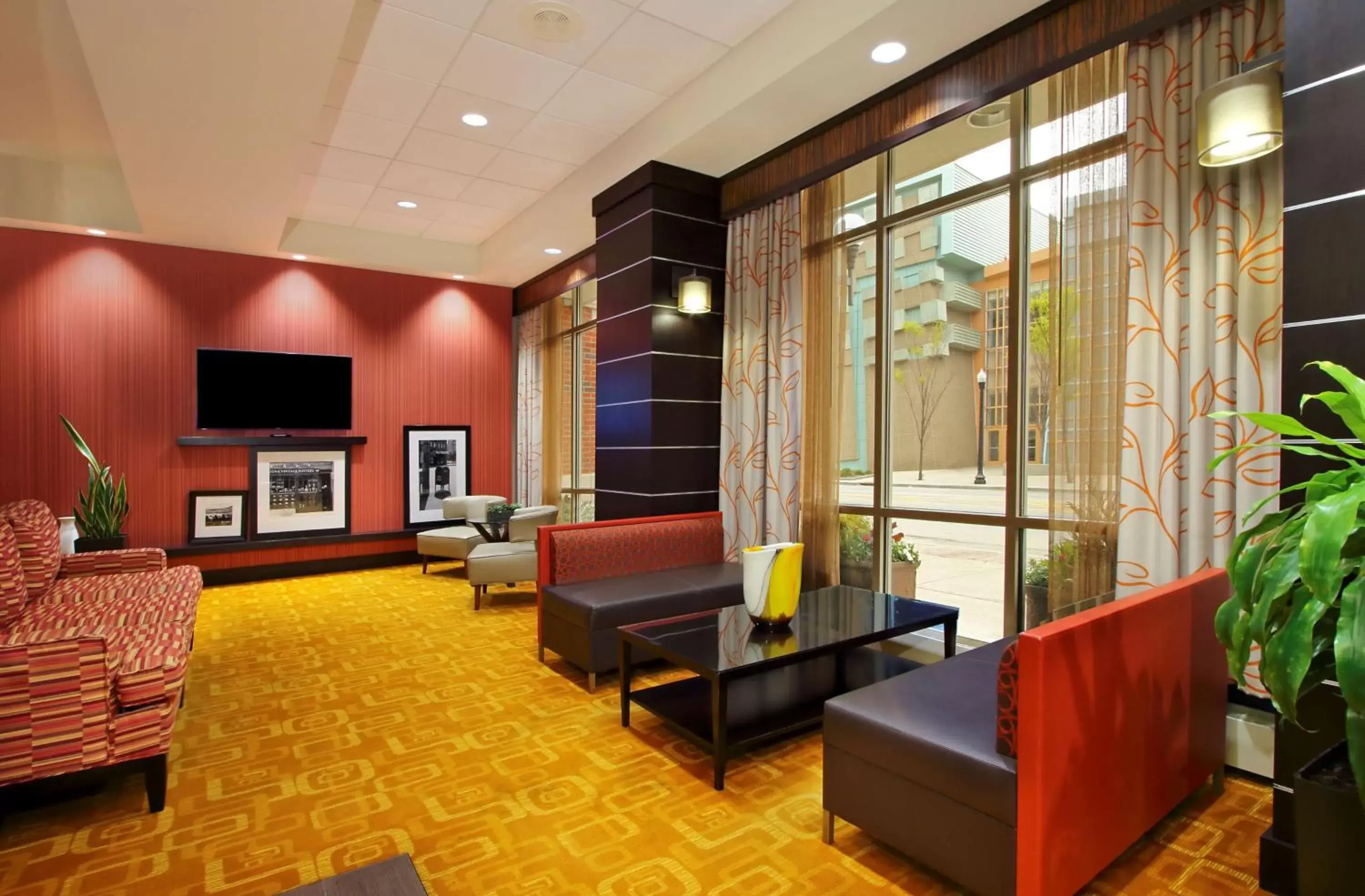 Lobby or reception, Seating Area in Hampton Inn & Suites Columbus-Downtown, Ohio