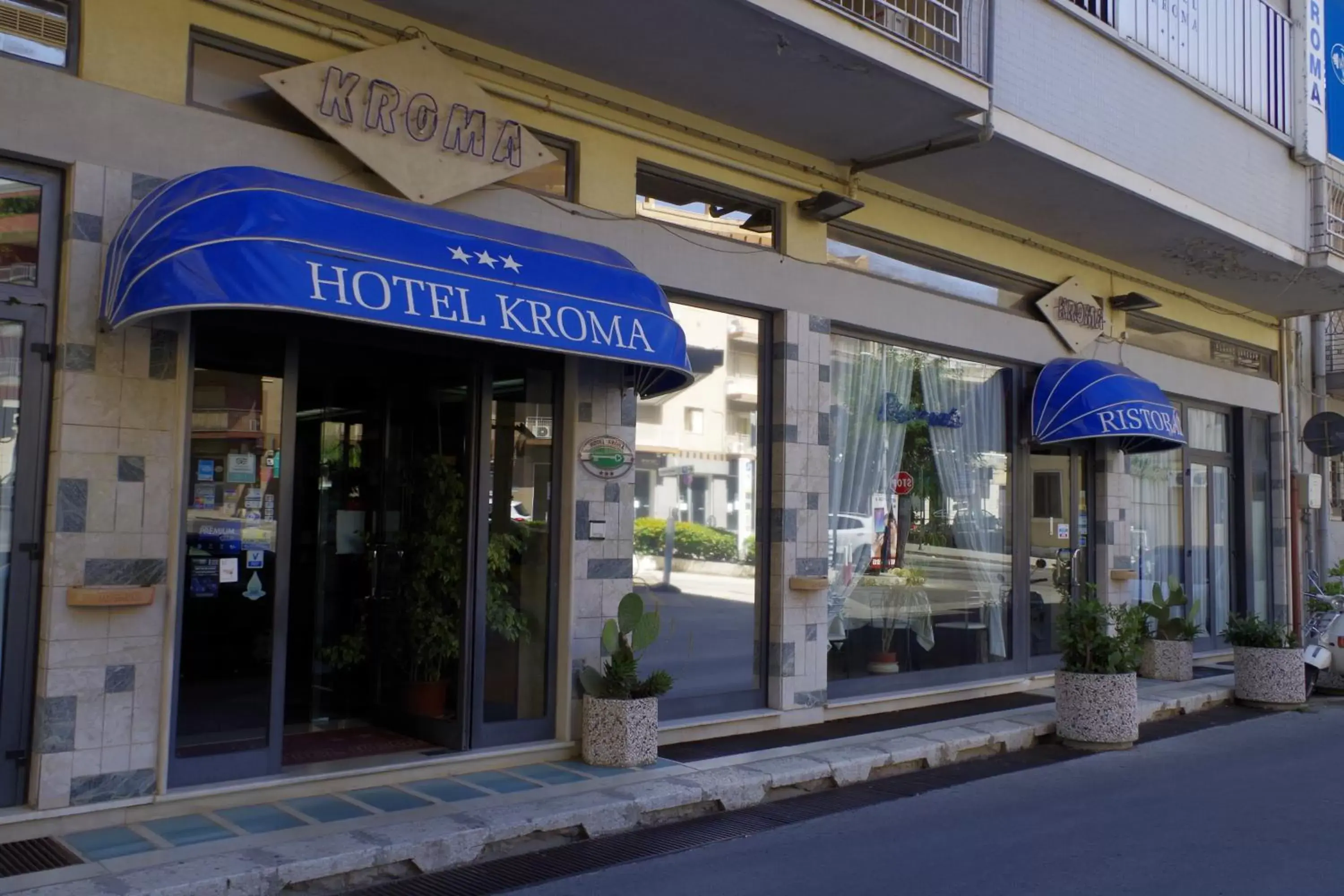 Facade/entrance in Hotel Kroma