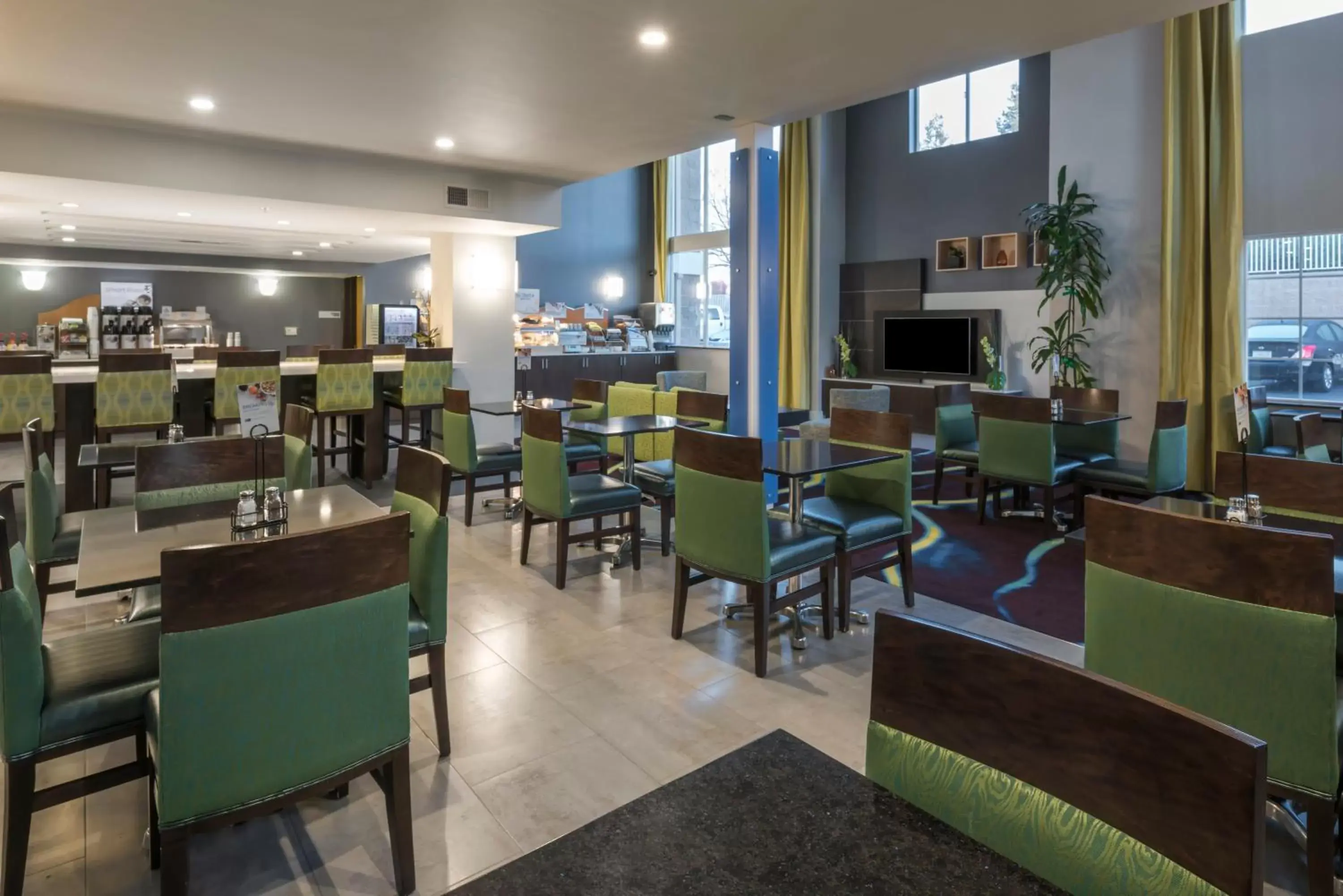 Breakfast, Restaurant/Places to Eat in Holiday Inn Express Hotel & Suites Livermore, an IHG Hotel