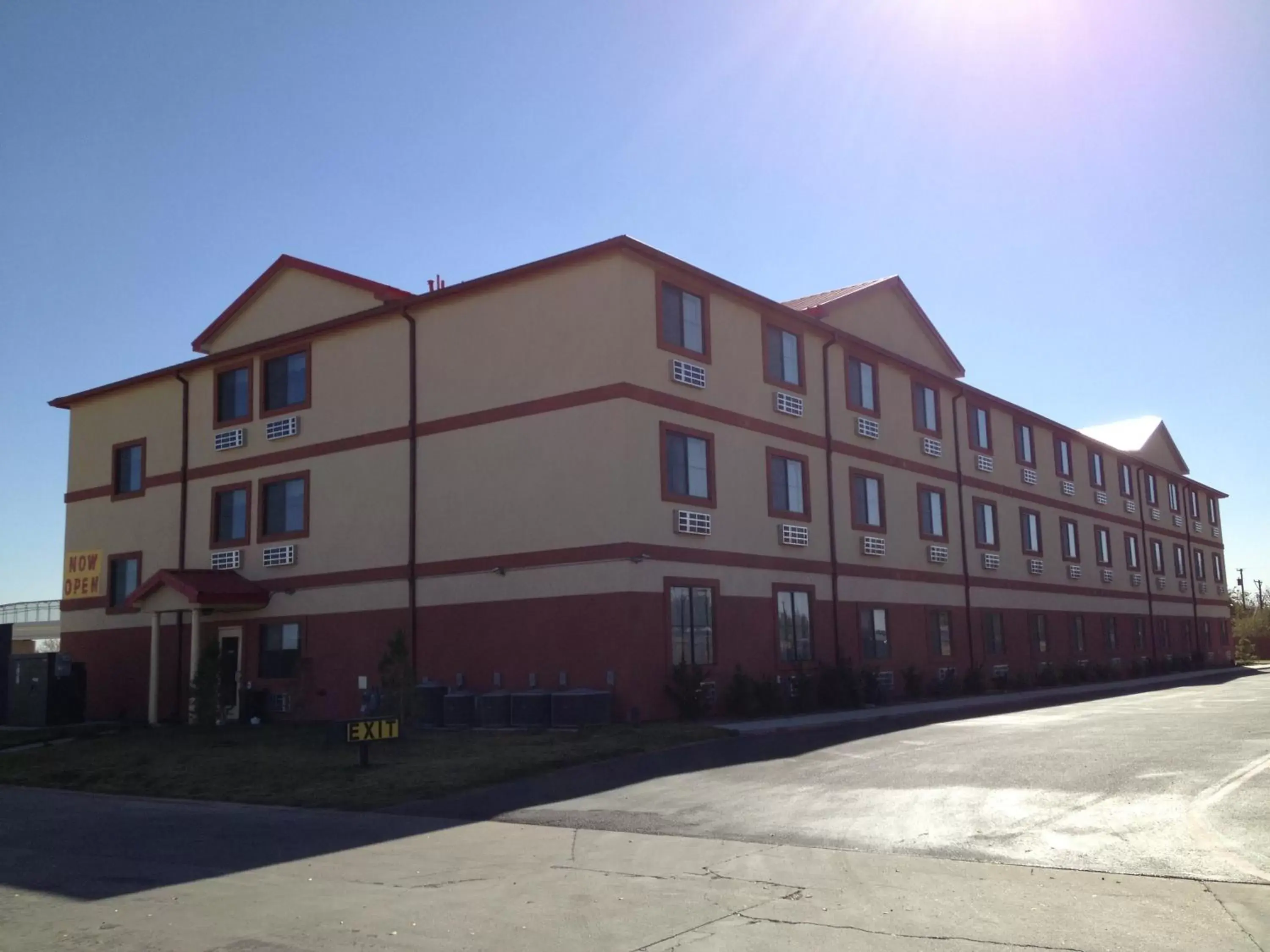 Facade/entrance in Howard Johnson by Wyndham Lubbock TX Facade/entrance in Howard Johnson by Wyndham Lubbock TX
