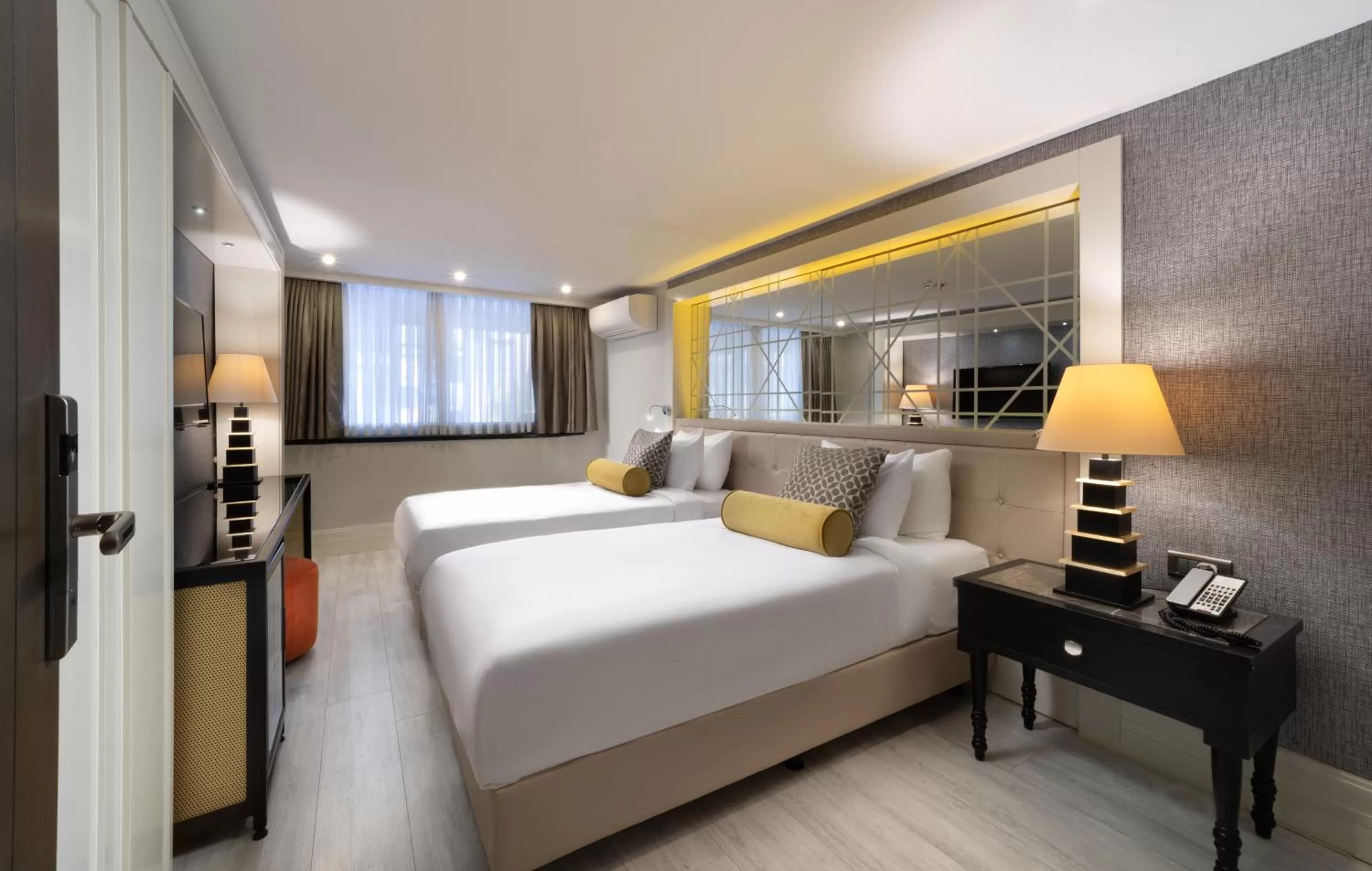 Bed in Mercure Istanbul Bomonti