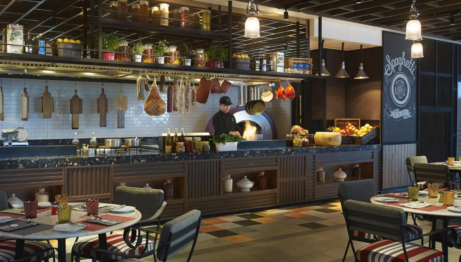 Restaurant/places to eat in Amari Bangkok