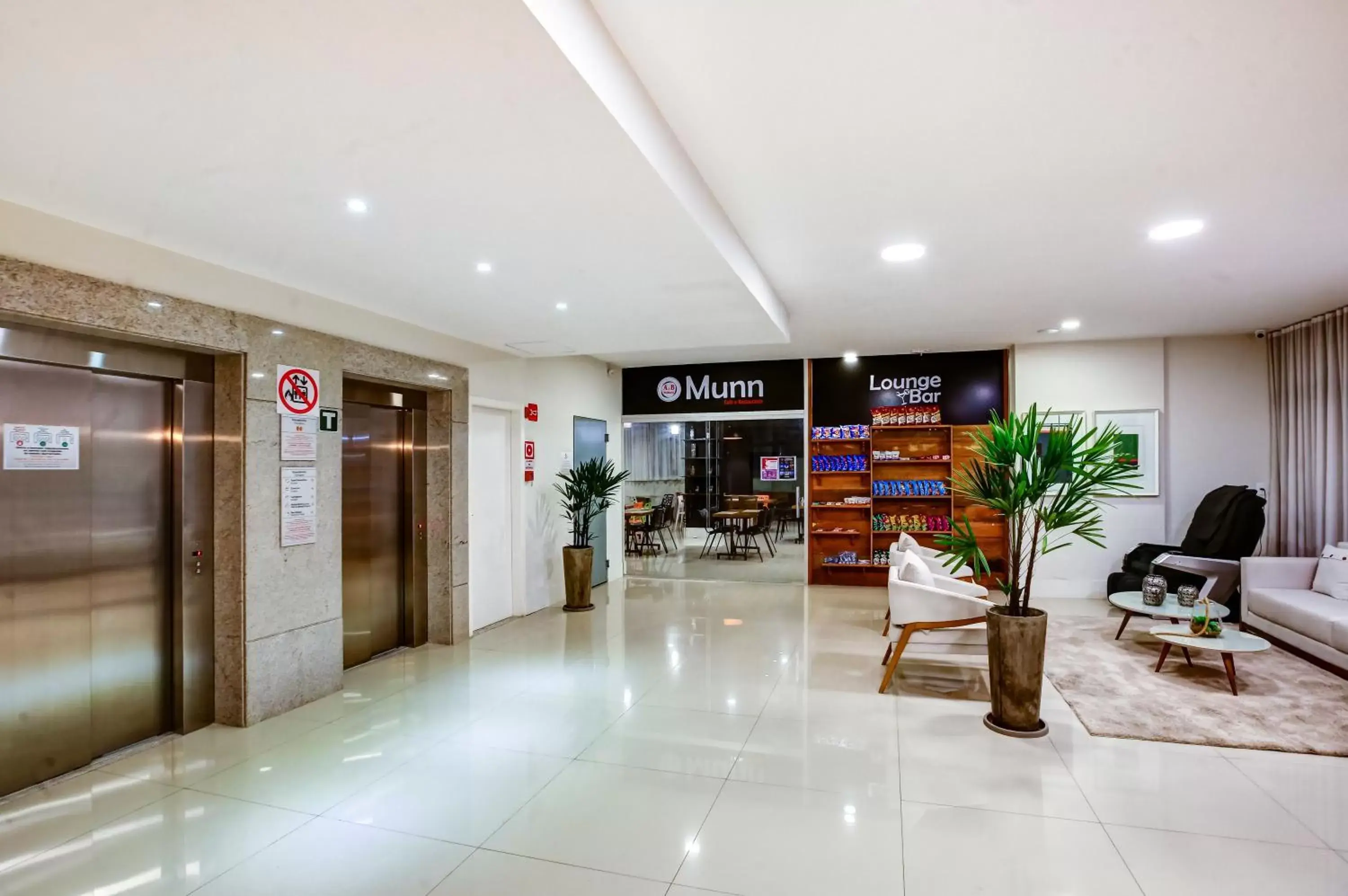 Lobby or reception in Go Inn Contagem - MG Lobby or reception in Go Inn Contagem - MG