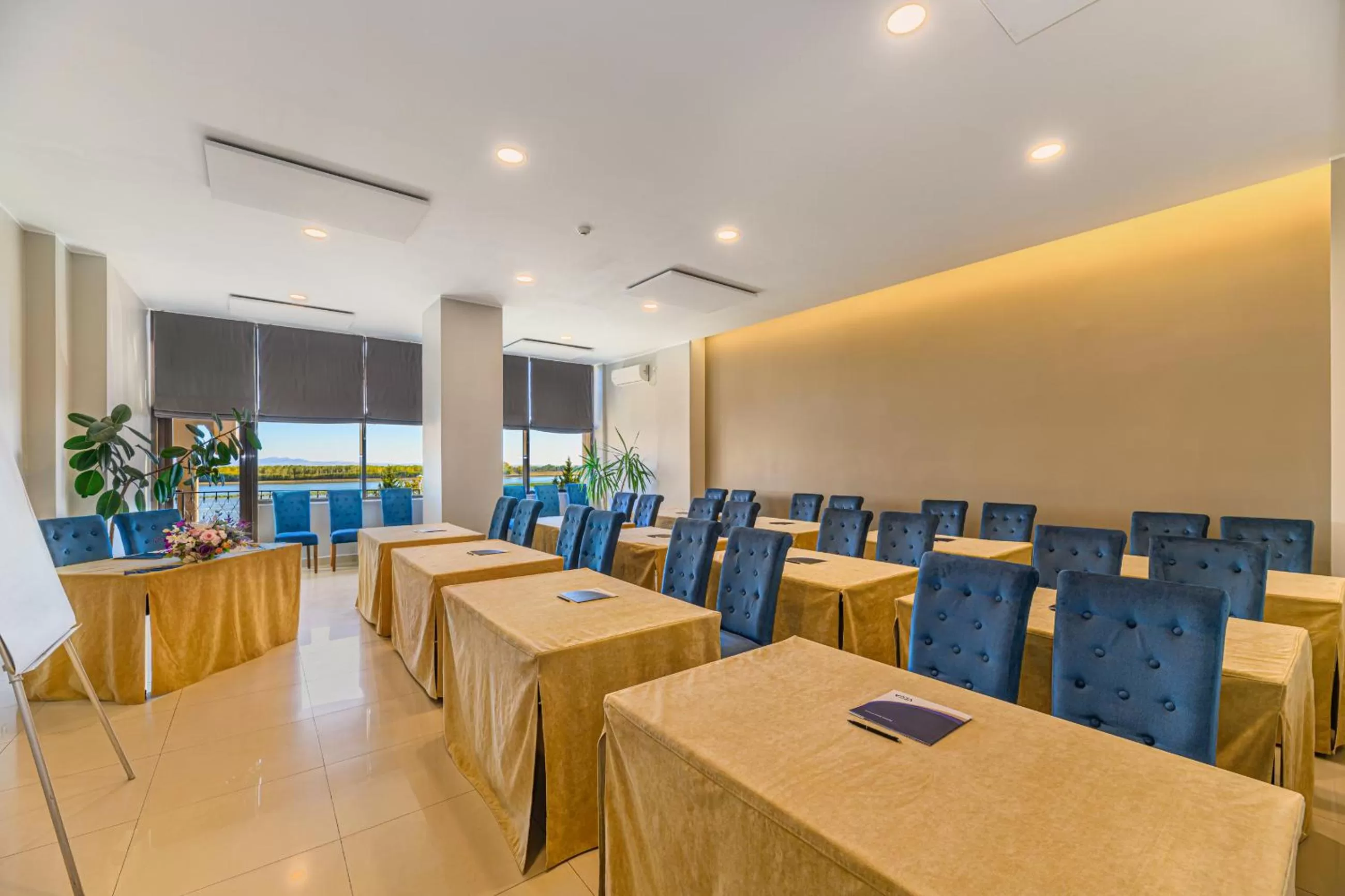 Business facilities in Faleza Hotel by Vega