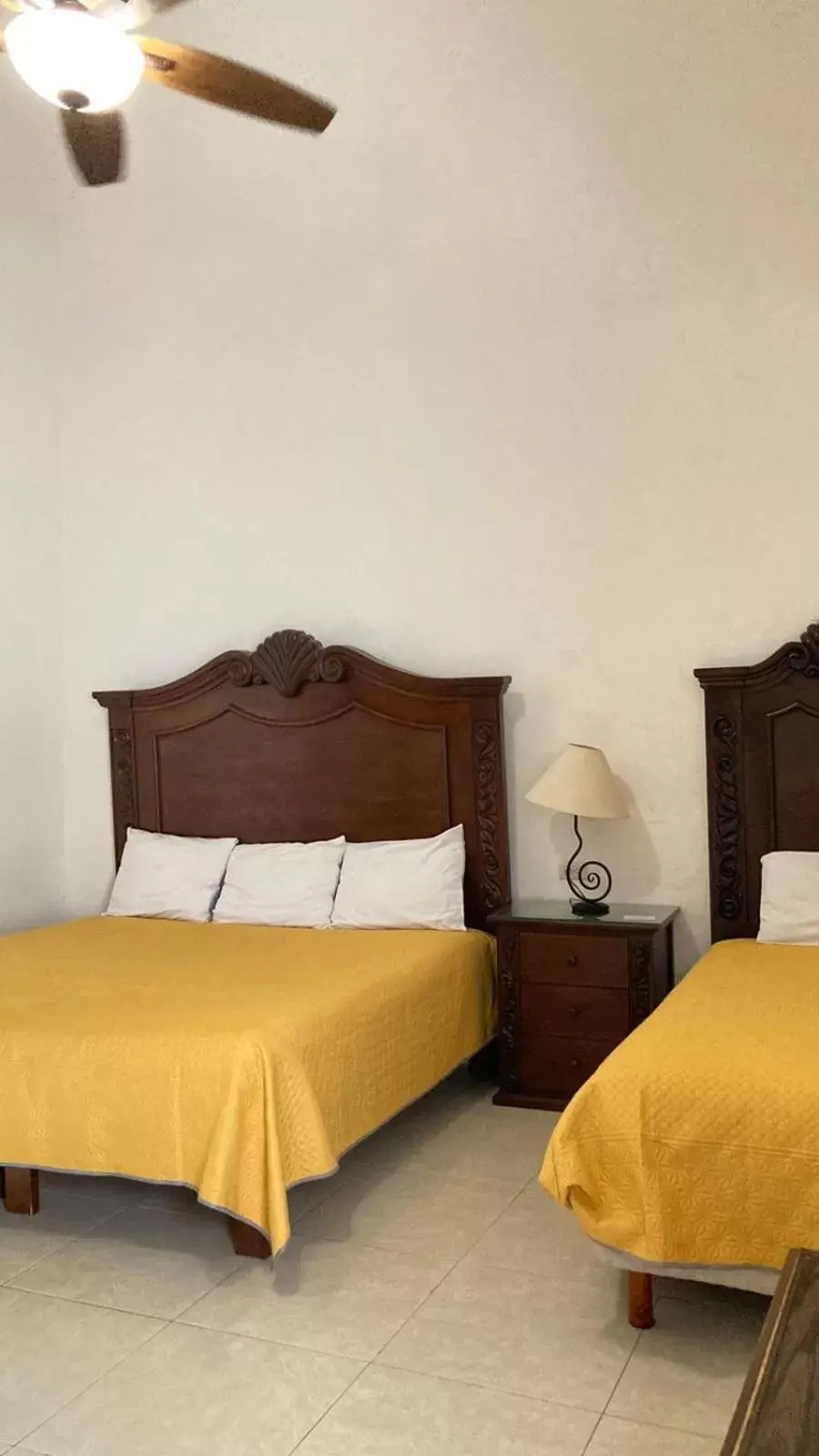Bed in Mansion Serrano Hotel