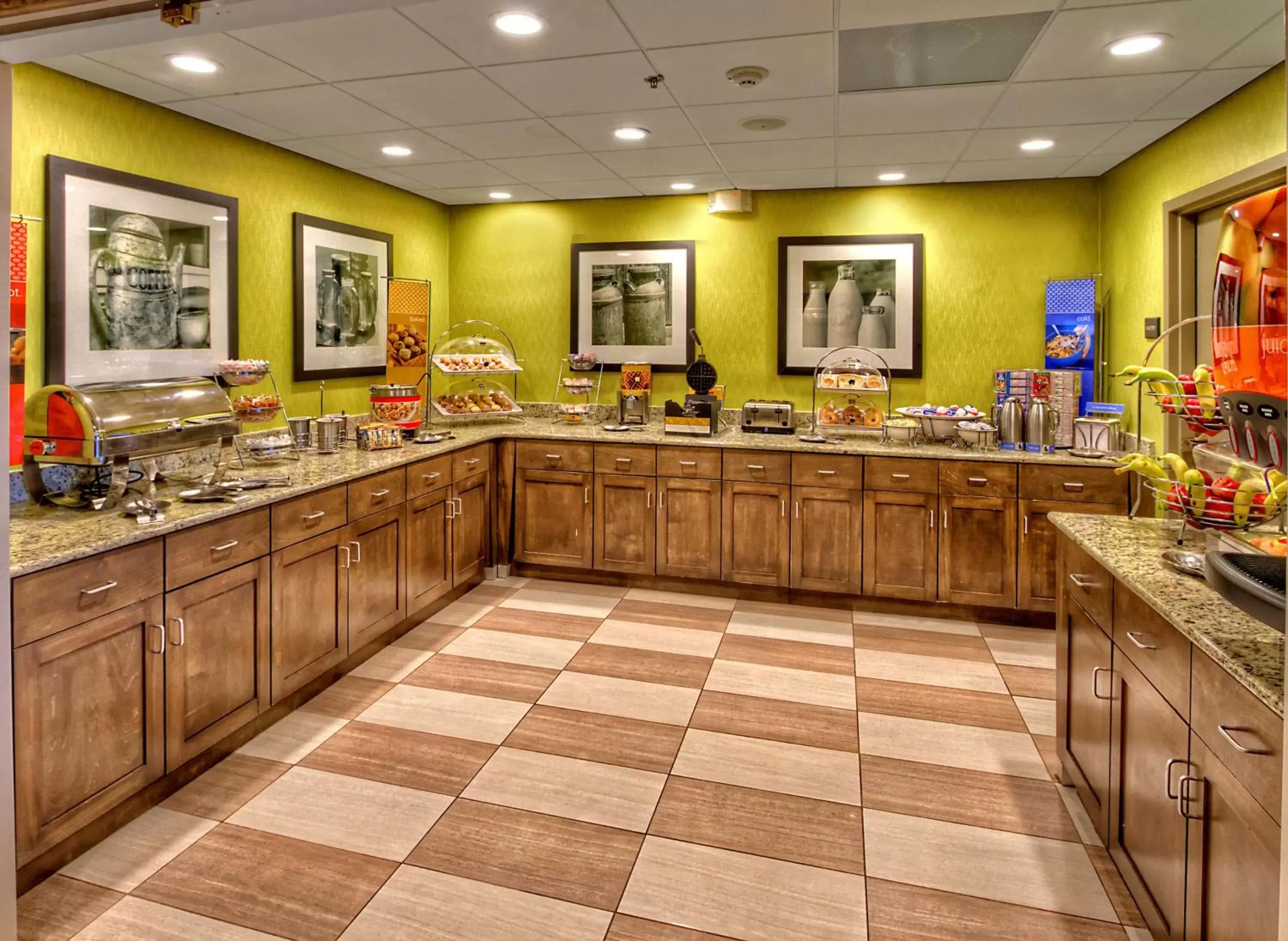 Dining area, Restaurant/Places to Eat in Hampton Inn Beaufort