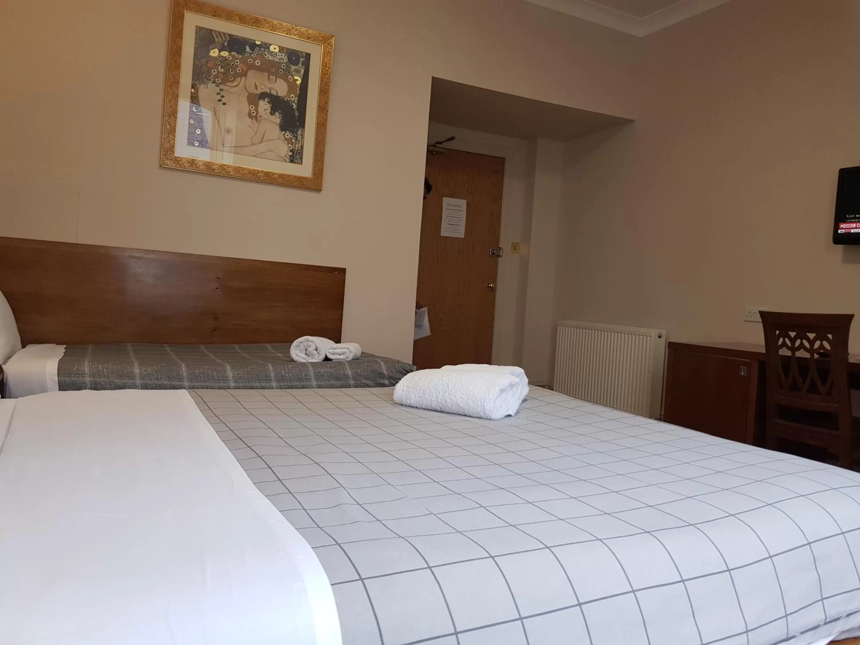 Bed in Aberdeen House