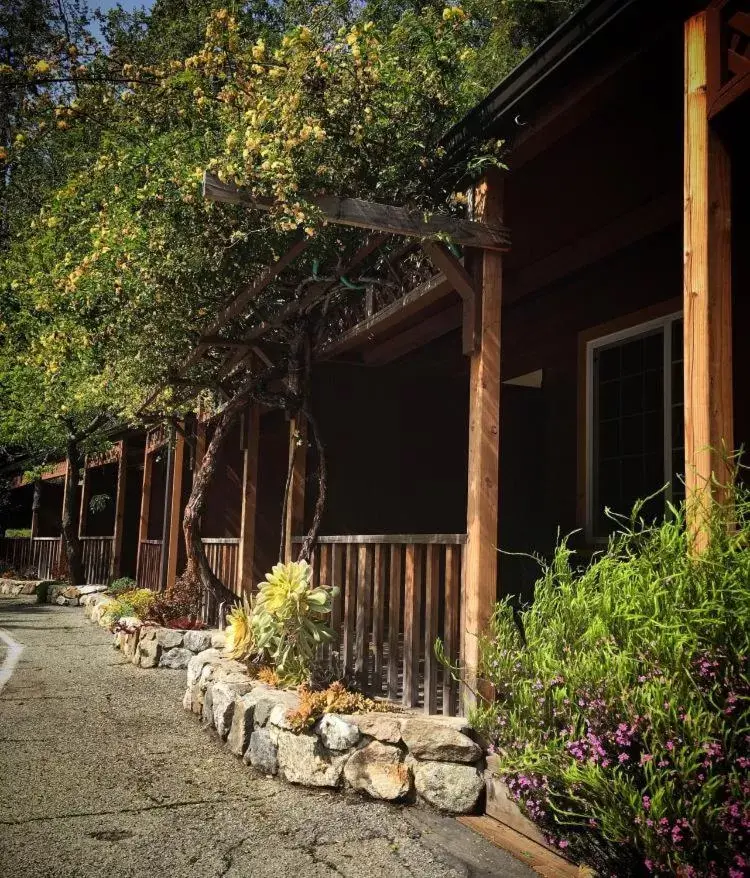 Balcony/Terrace, Property Building in Big Sur River Inn