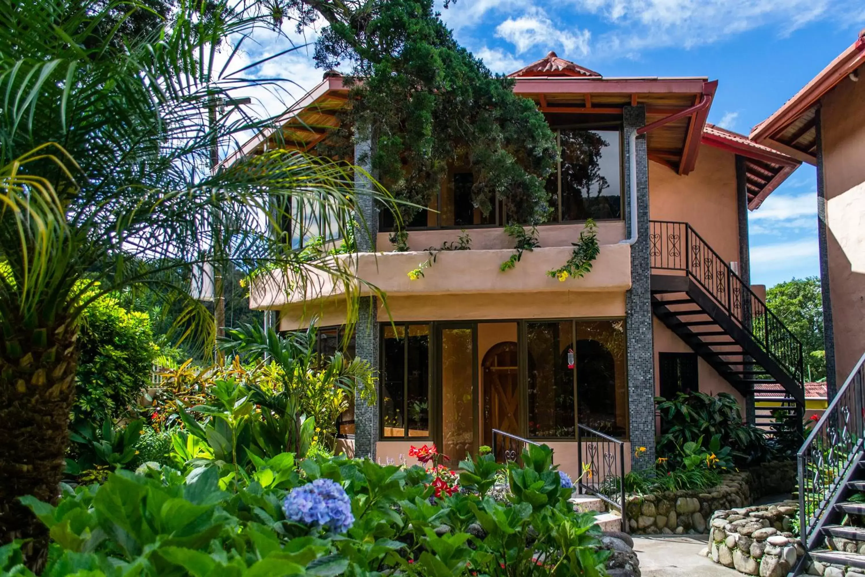 Property building in The Inn at Palo Alto Property building in The Inn at Palo Alto