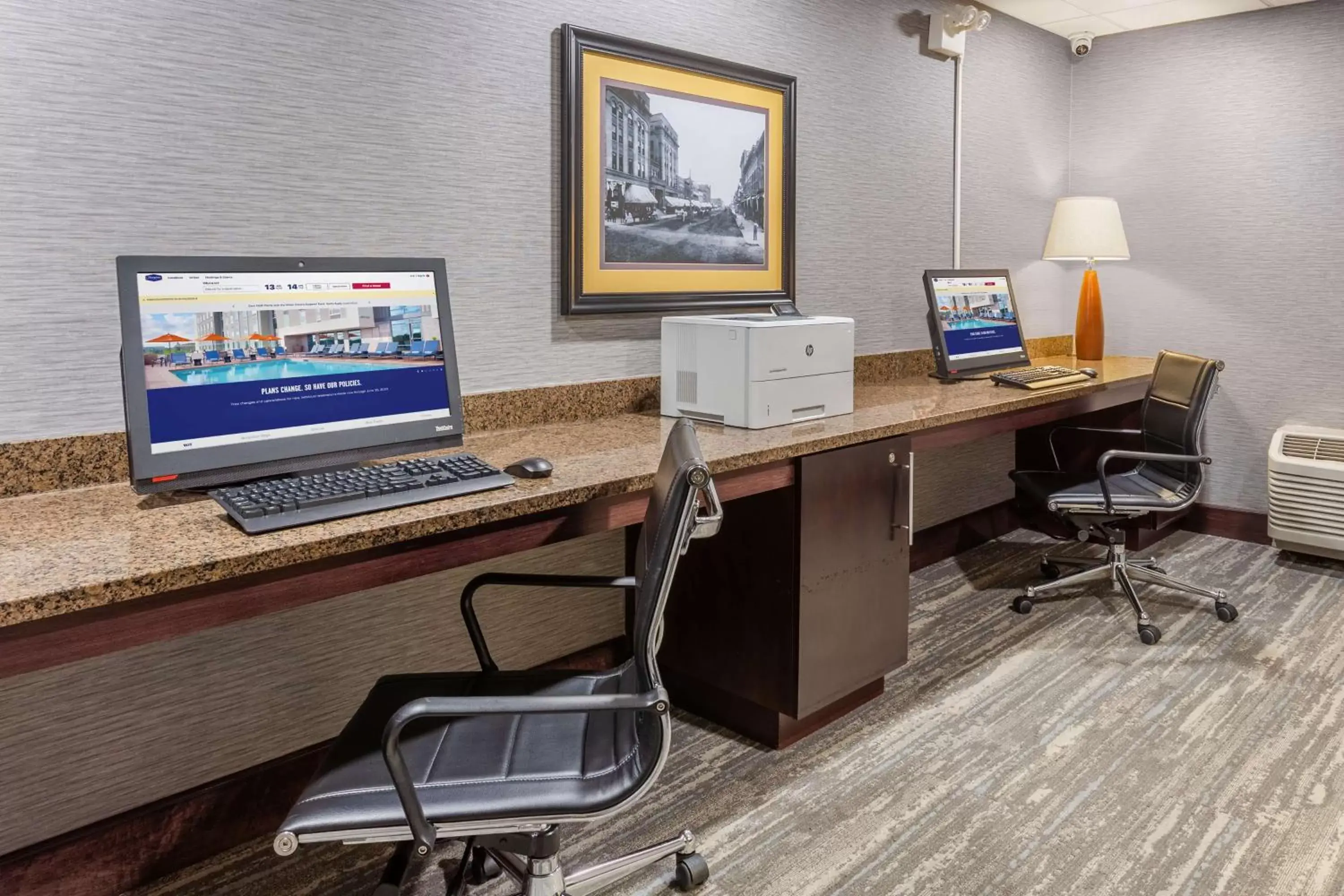 Business facilities, Business Area/Conference Room in Hampton Inn Sioux Falls