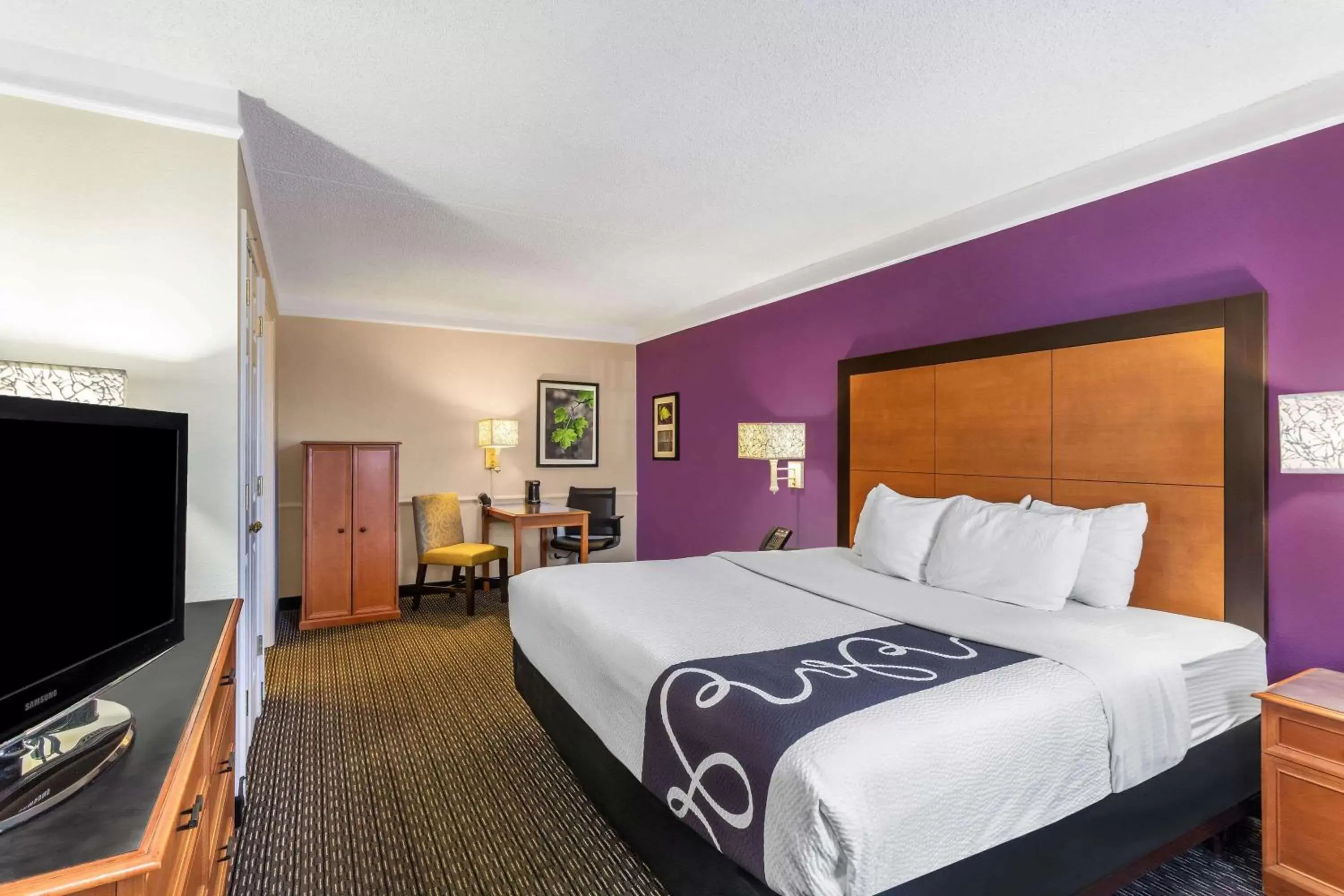 Photo of the whole room, Bed in La Quinta Inn by Wyndham Odessa