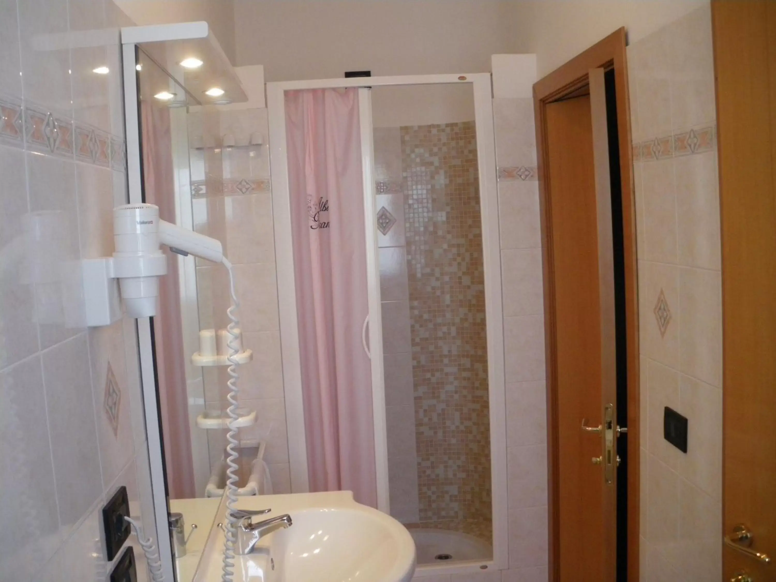 Shower, Bathroom in Hotel Biancaneve Wellness