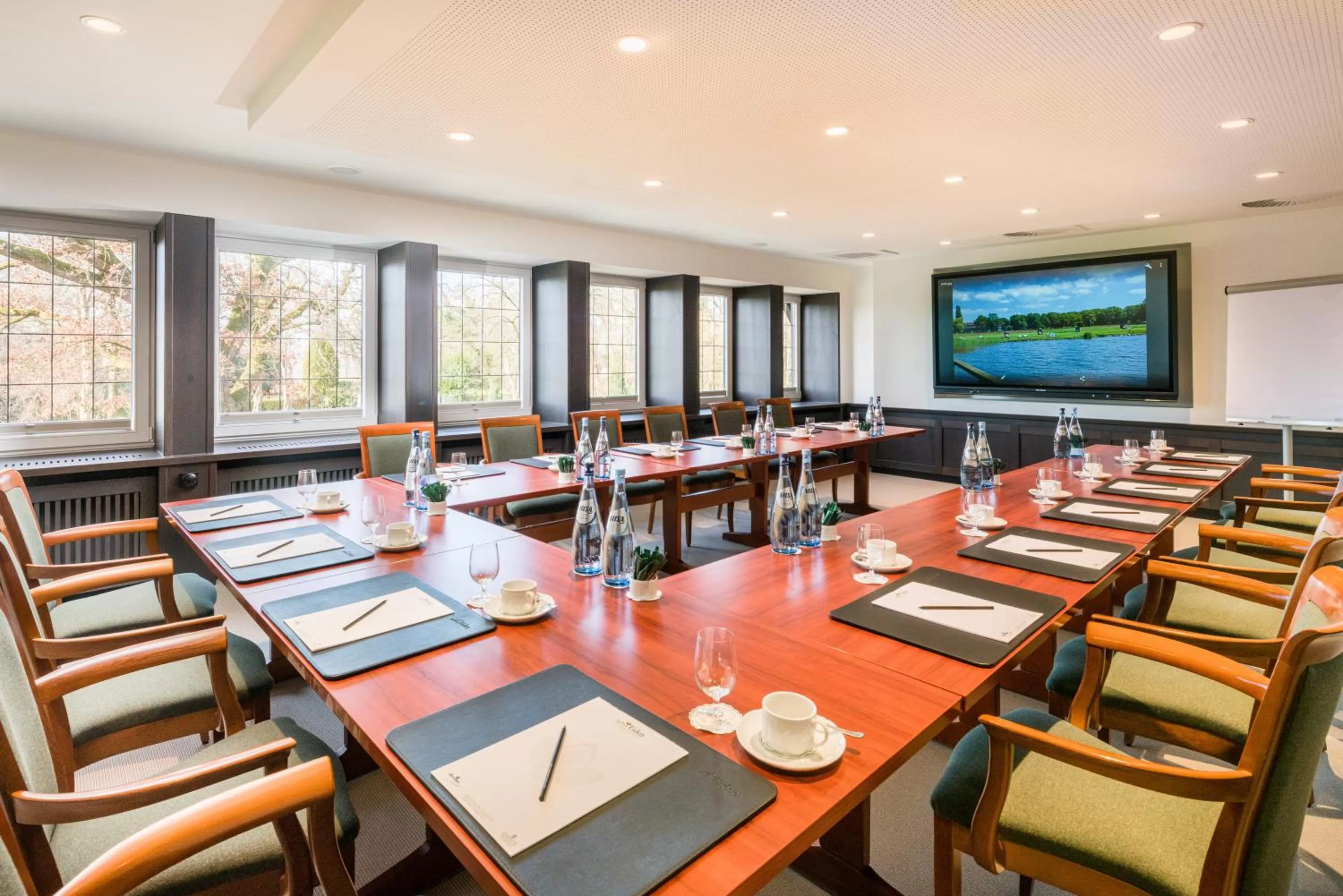 Meeting/conference room in Romantik Hotel Jagdhaus Eiden am See