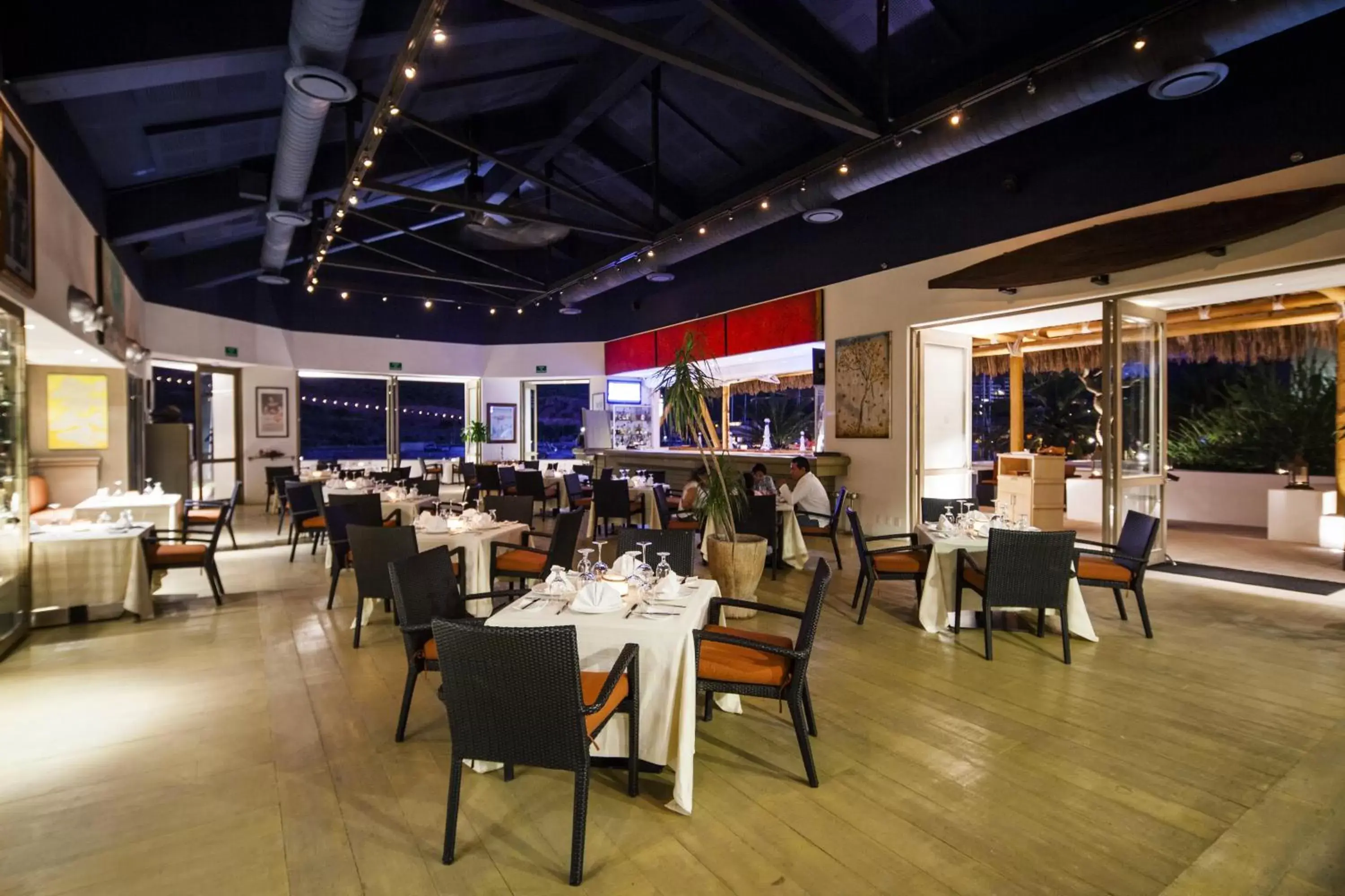 Restaurant/Places to Eat in Costa Baja Resort & Spa