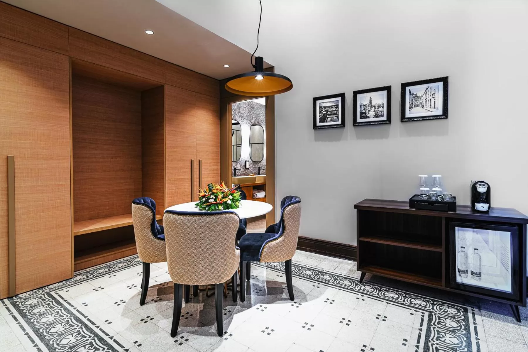 Coffee/tea facilities in Boutique Hotel Cordial Plaza Mayor de Santa Ana