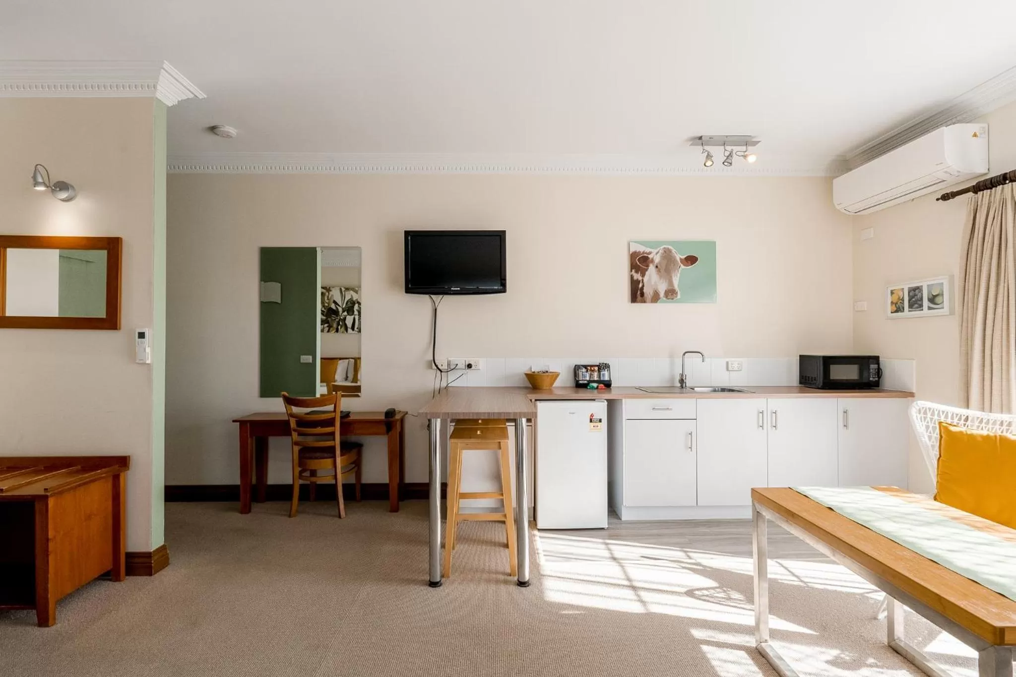 TV and multimedia in The Henry Parkes Tenterfield