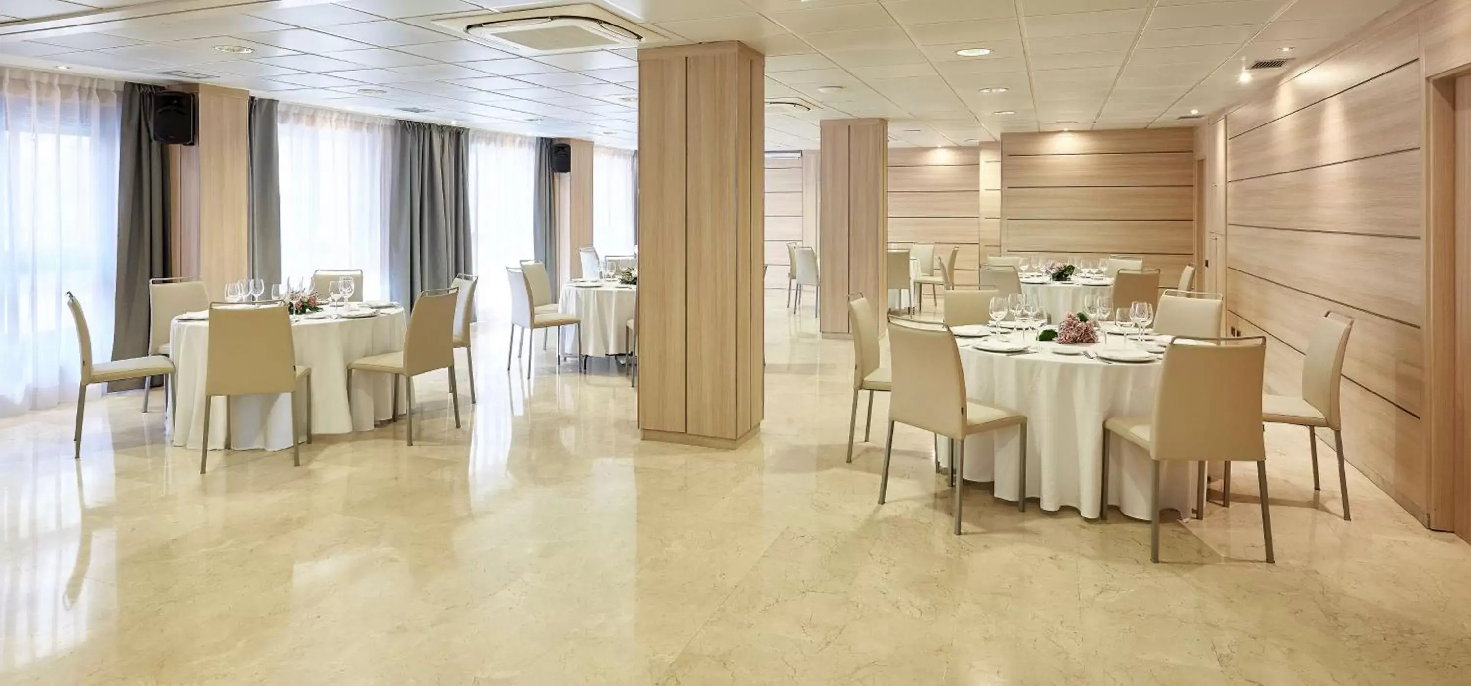 Meeting/conference room, Restaurant/Places to Eat in NH Logroño Herencia Rioja