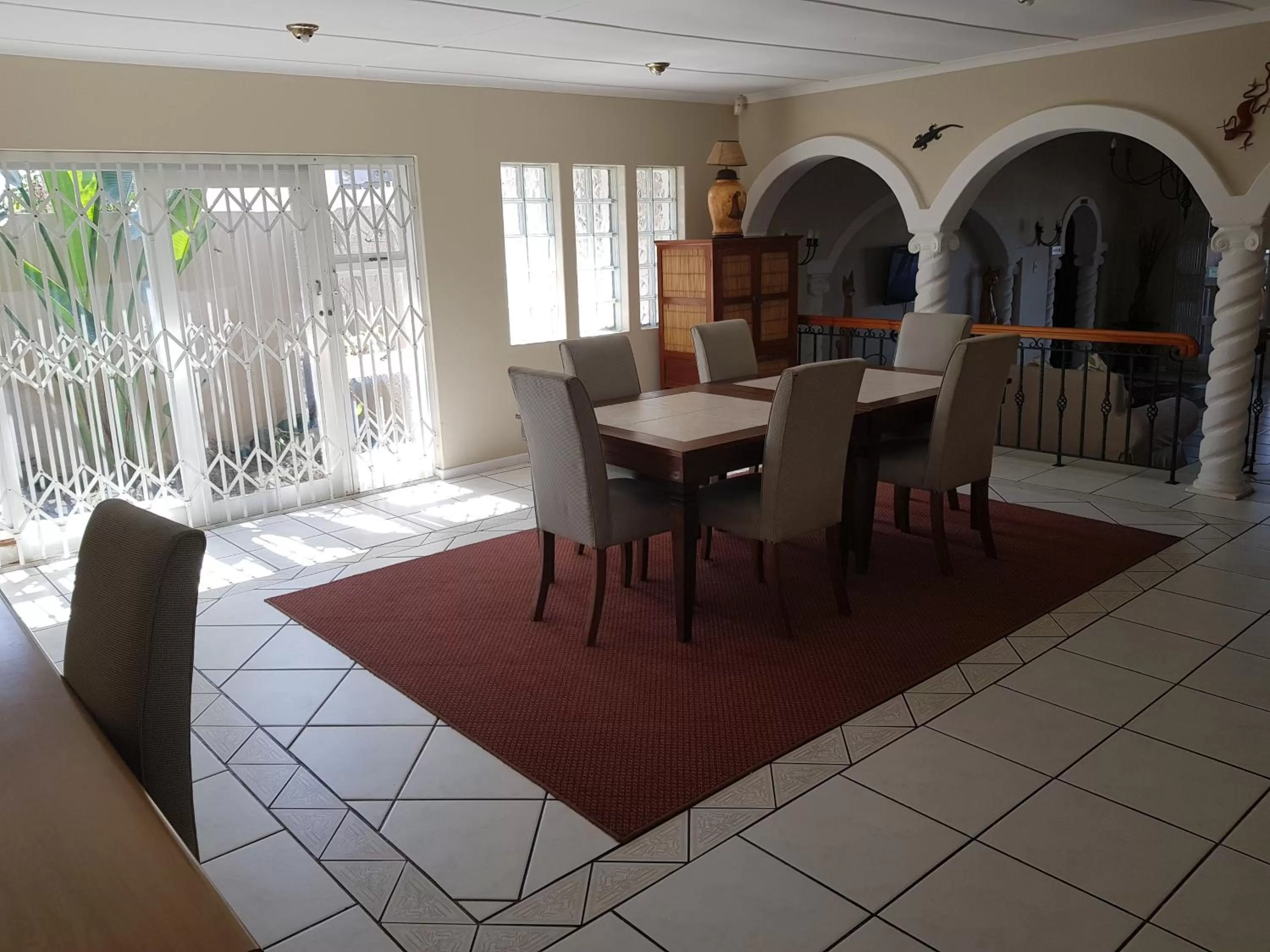 Ingwe Manor Guesthouse