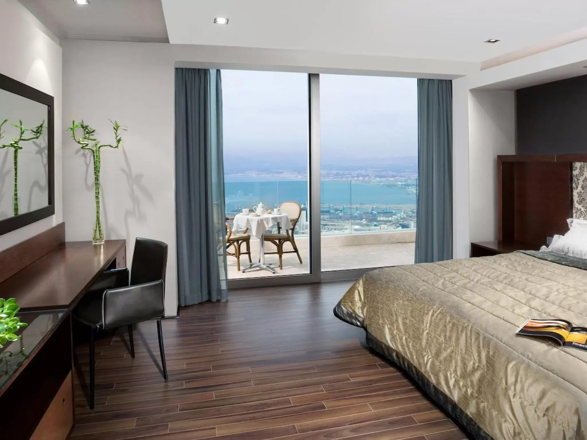 Bed in Dan Carmel Haifa