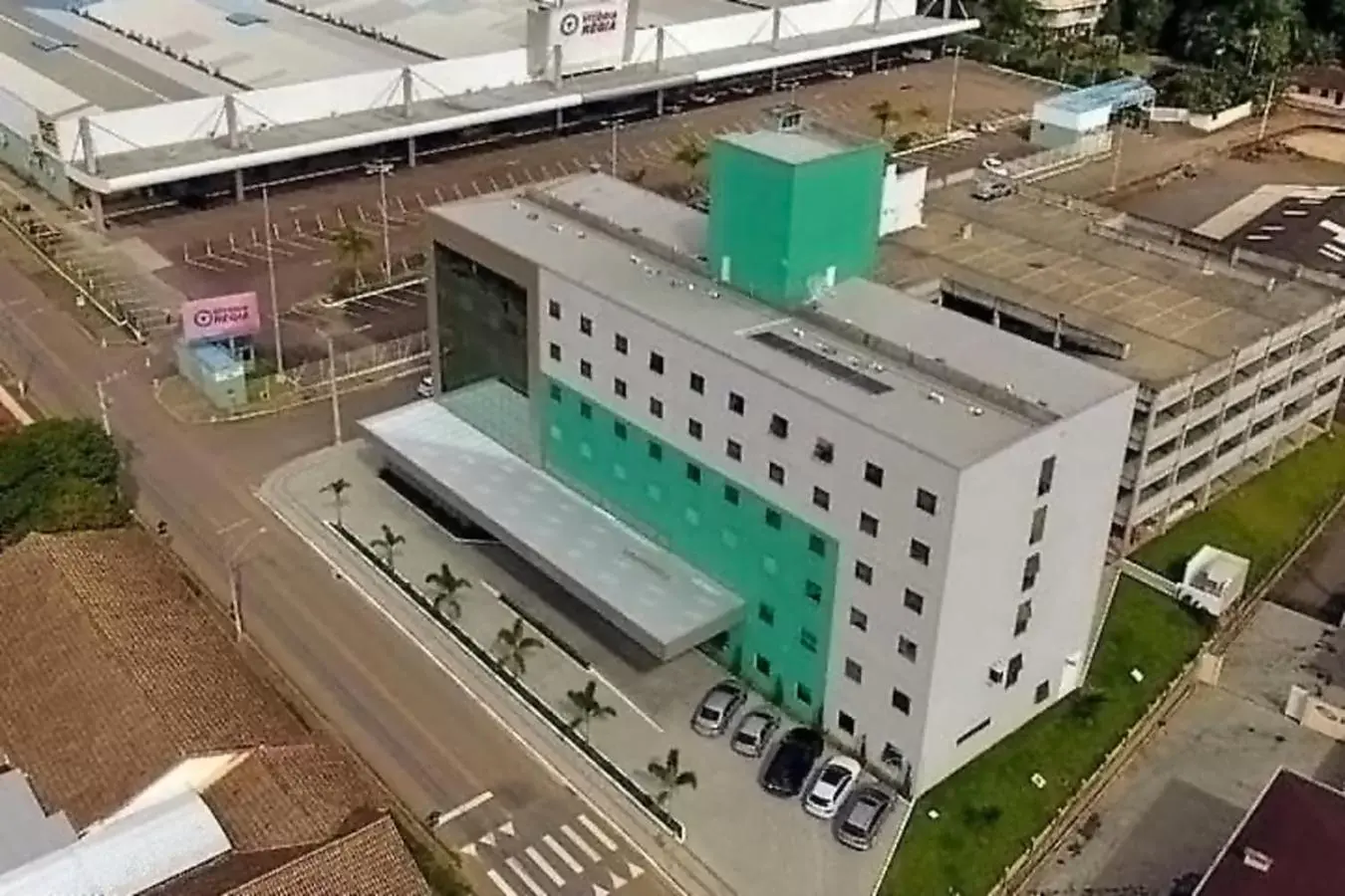 Property building, Bird's-eye View in Tri Hotel Executive Indaial