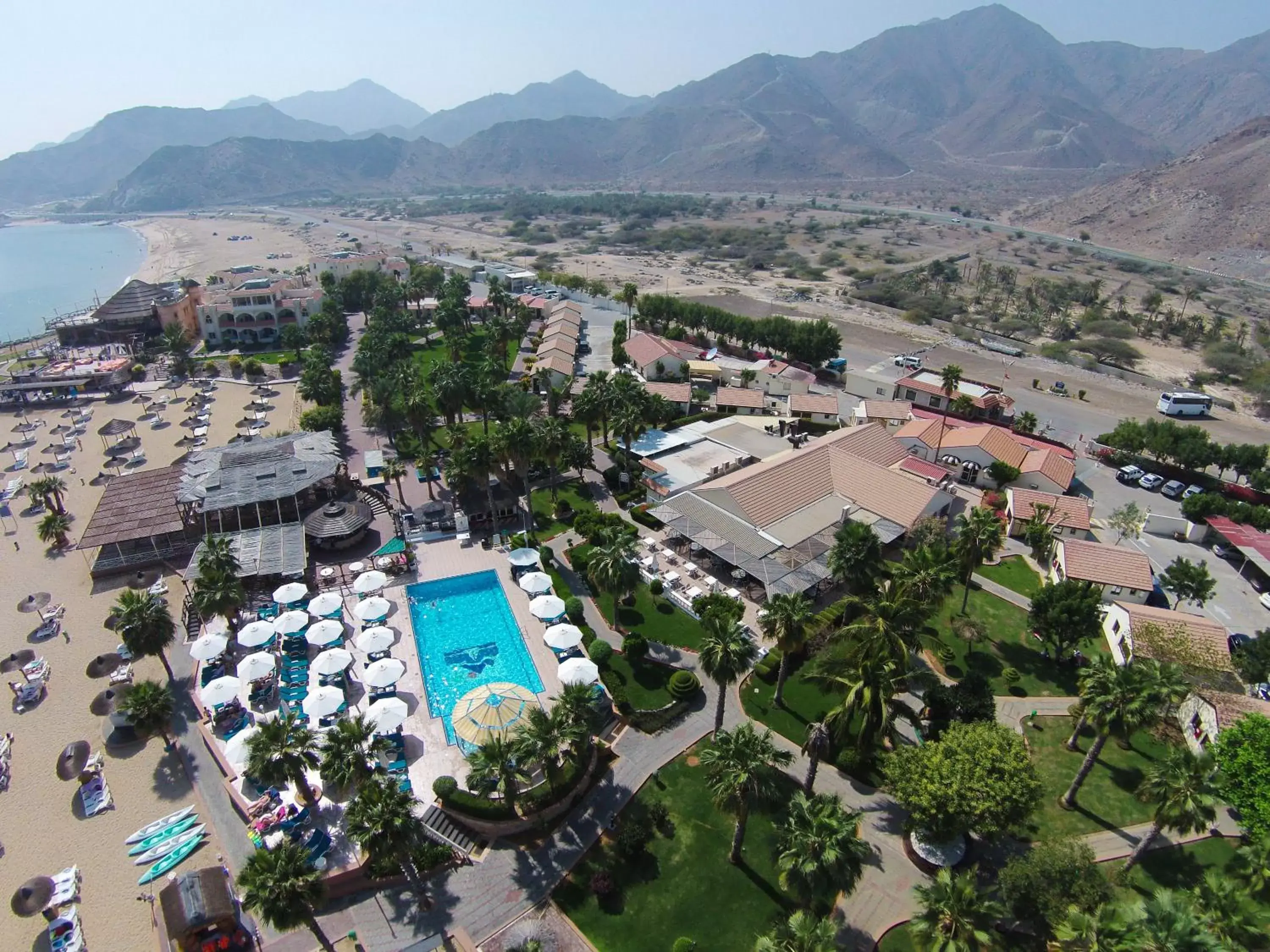 Facade/entrance, Bird's-eye View in Sandy Beach Hotel & Resort