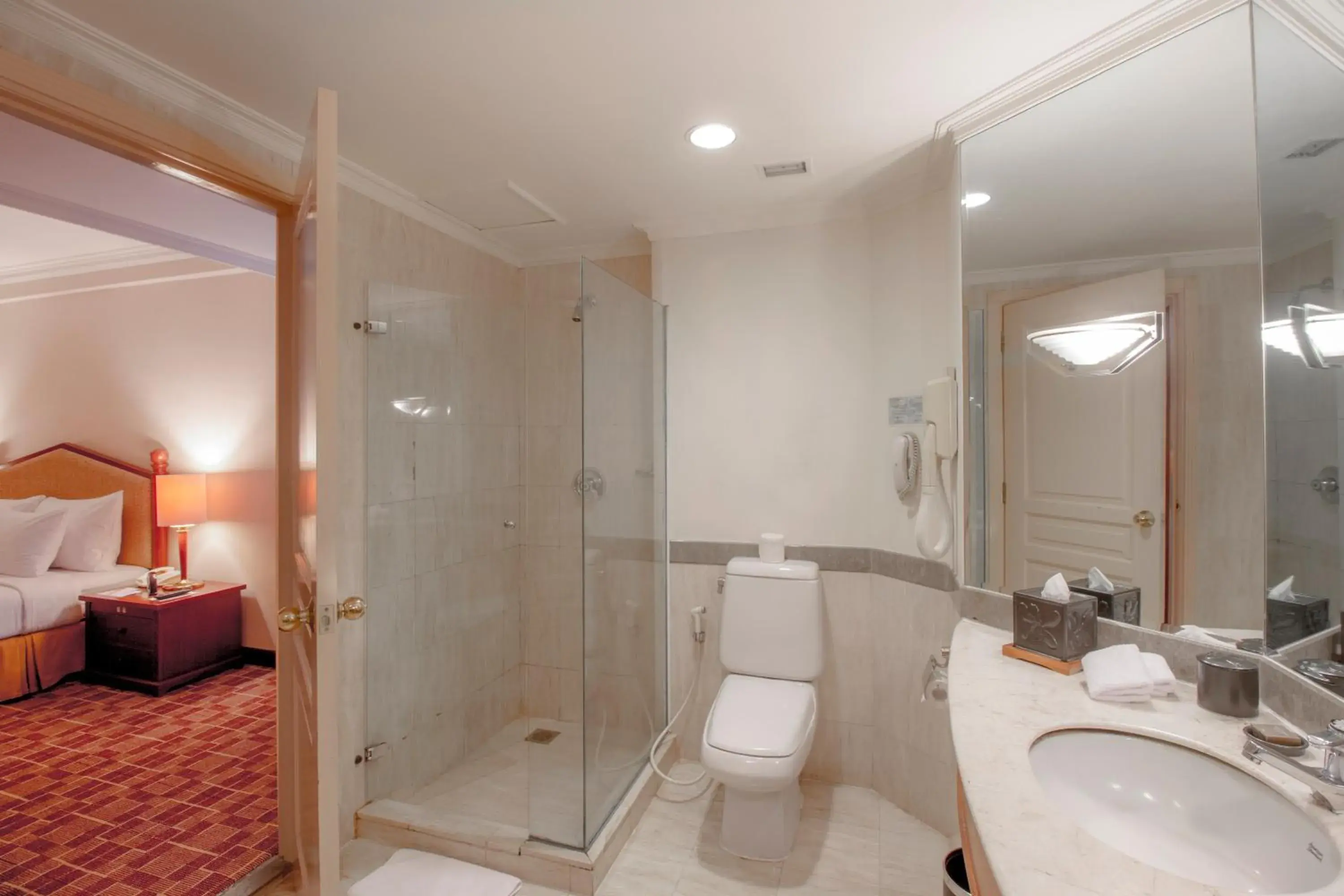 Shower, Bathroom in Aryaduta Makassar