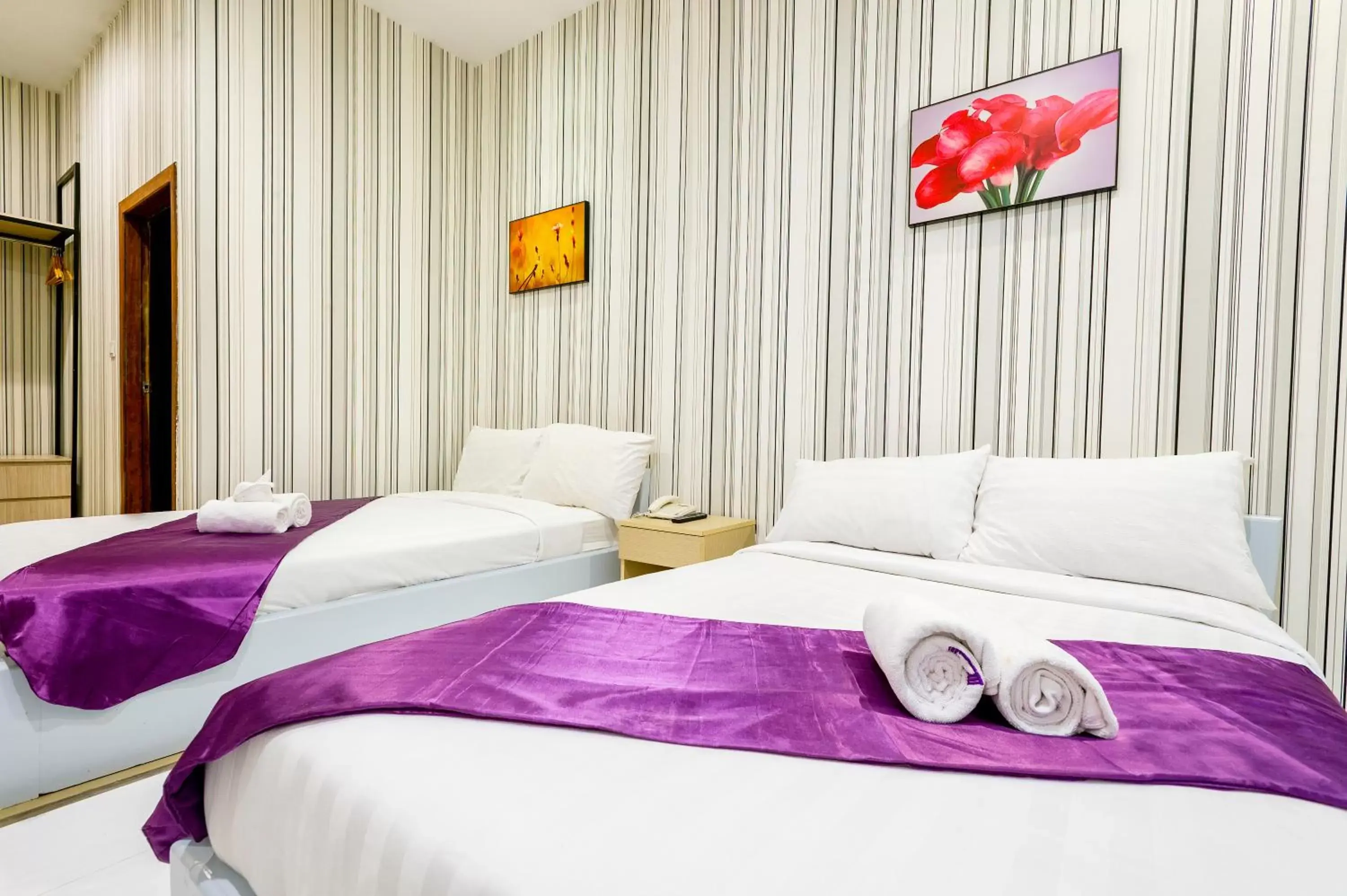 Photo of the whole room, Bed in White Residence Hotel & Apartment