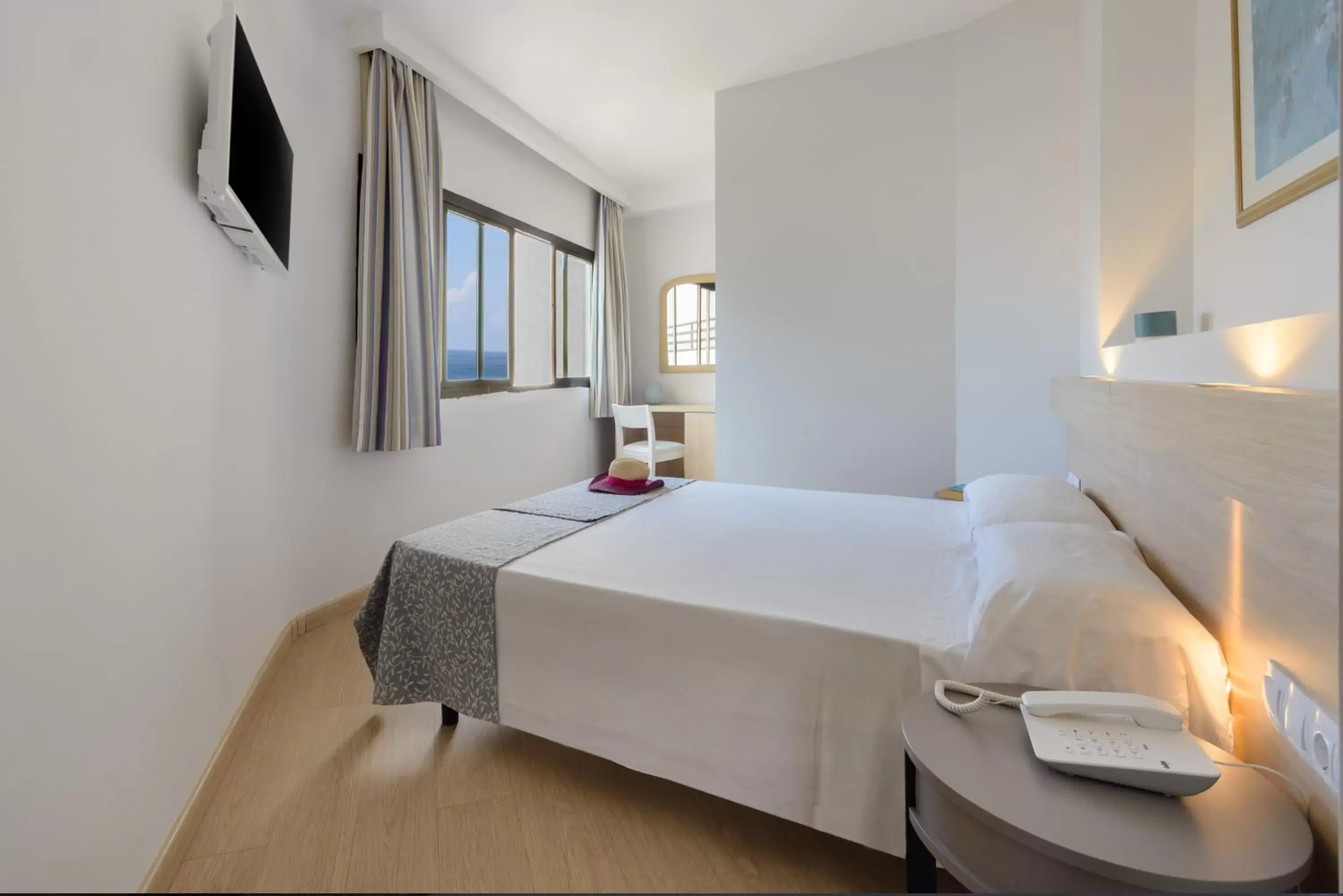 Bedroom, Bed in Hotel Vibra Beverly Playa