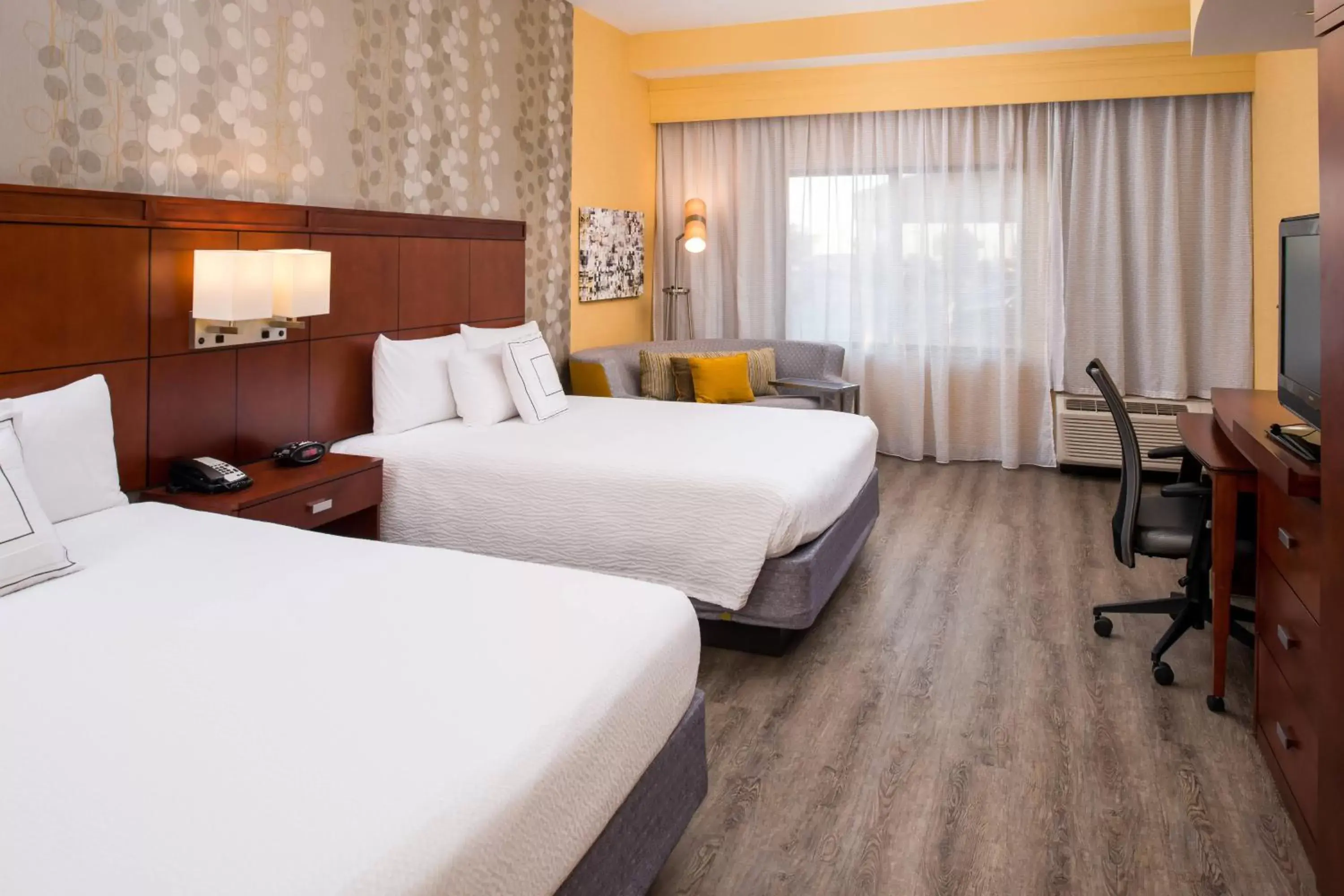 Photo of the whole room, Bed in Courtyard by Marriott Victorville Hesperia