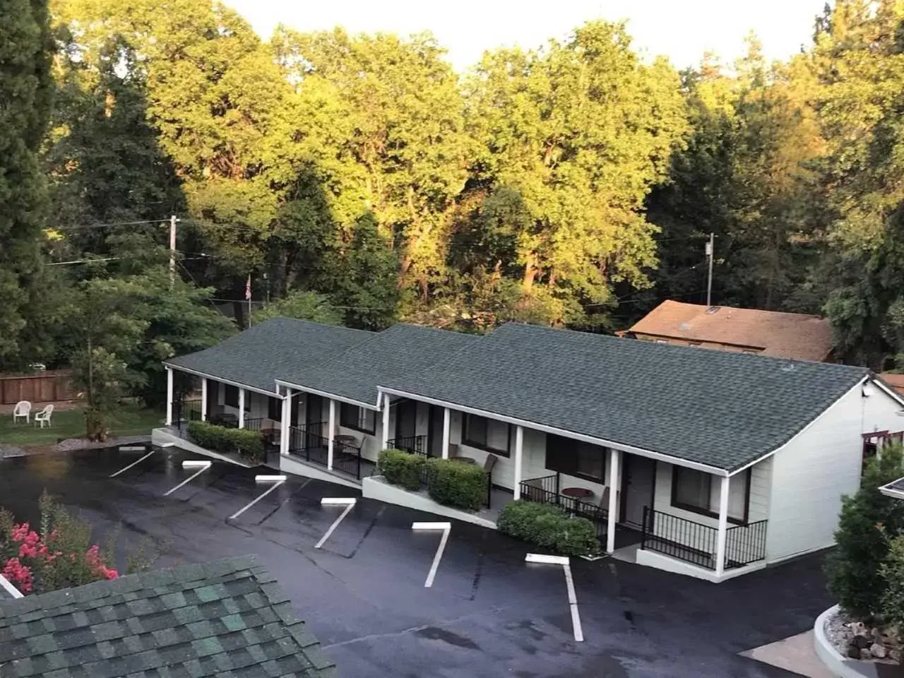 Bird's eye view, Property Building in Lake Shasta Lodge