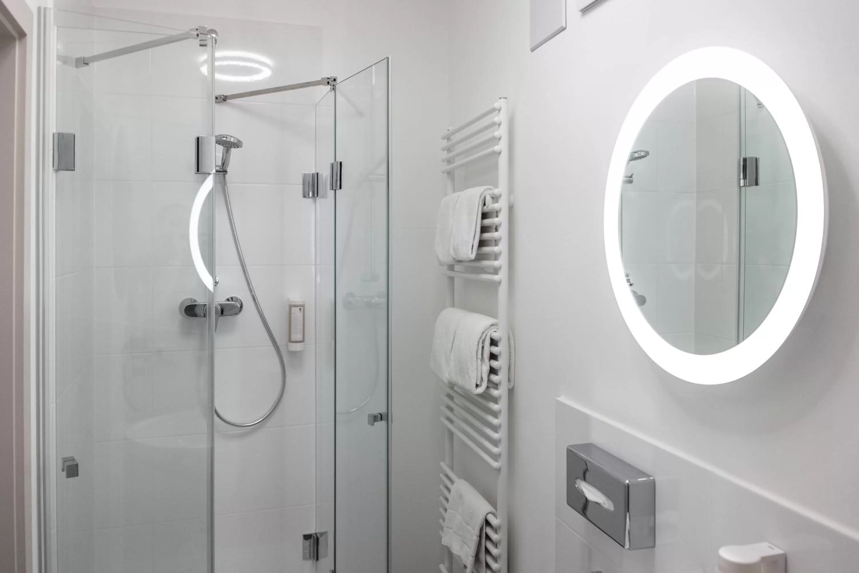 Bathroom in ANA Living Augsburg City Center by Arthotel ANA - Self-Service-Hotel