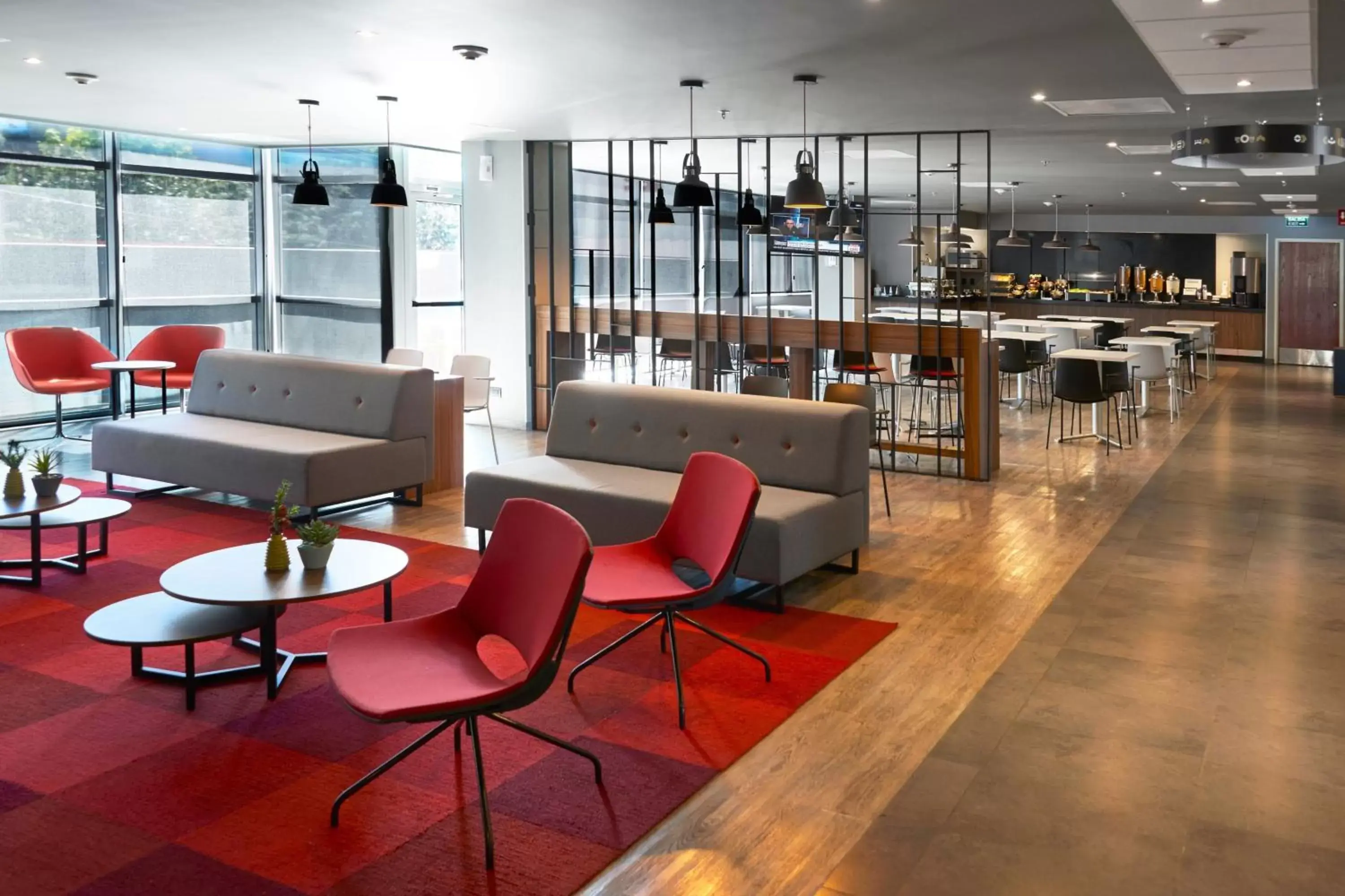 Lobby or reception, Lounge/Bar in City Express Plus by Marriott Guadalajara Expo