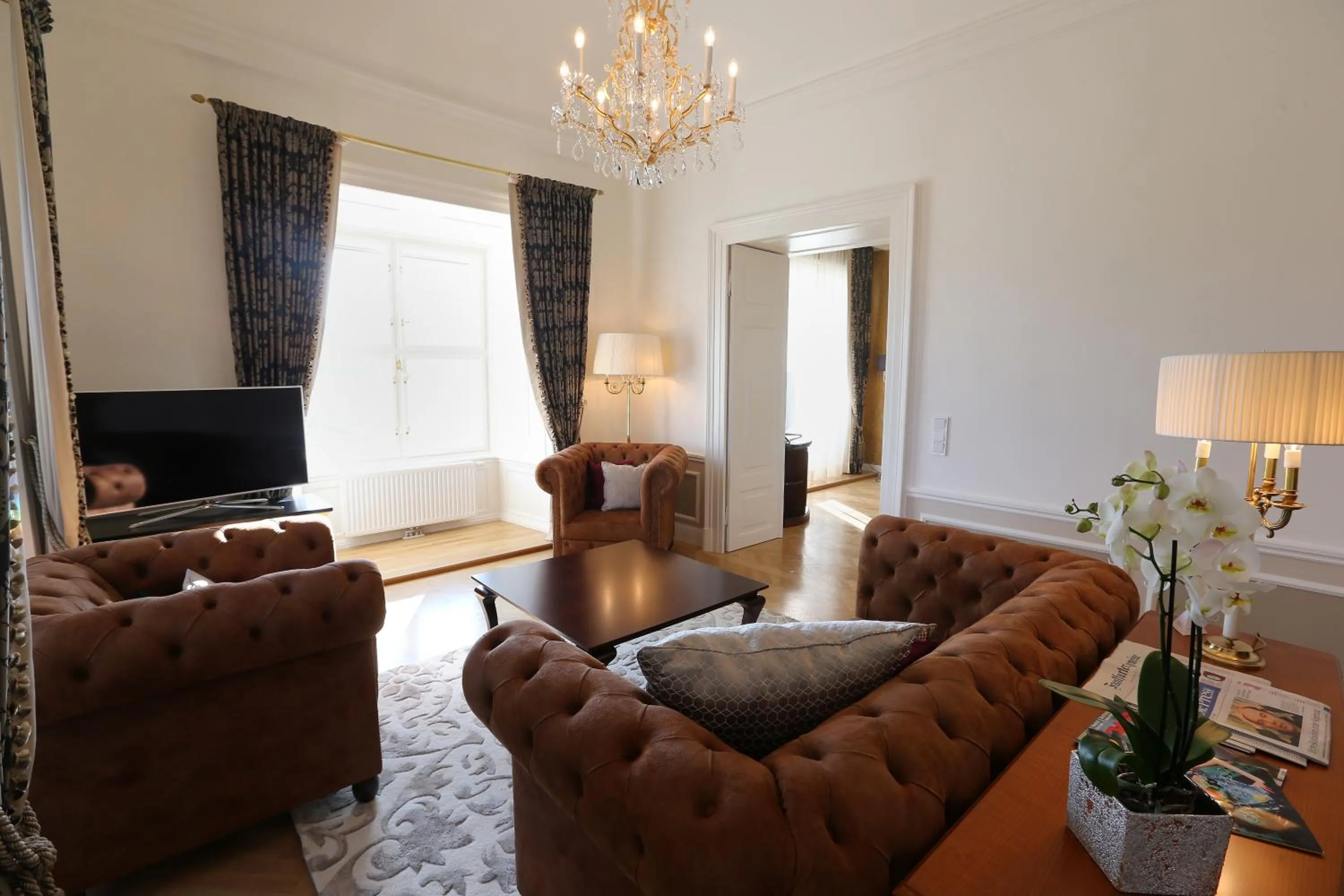 TV and multimedia in Schloß Schönbrunn Grand Suite