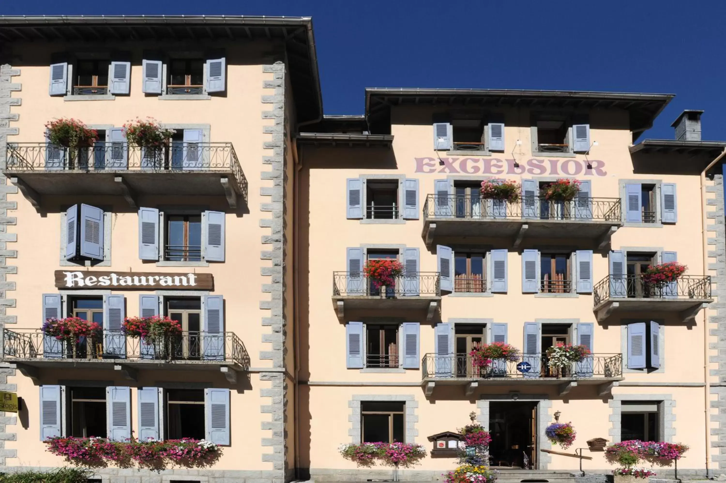 Facade/entrance, Property Building in Excelsior Chamonix Hôtel & Spa