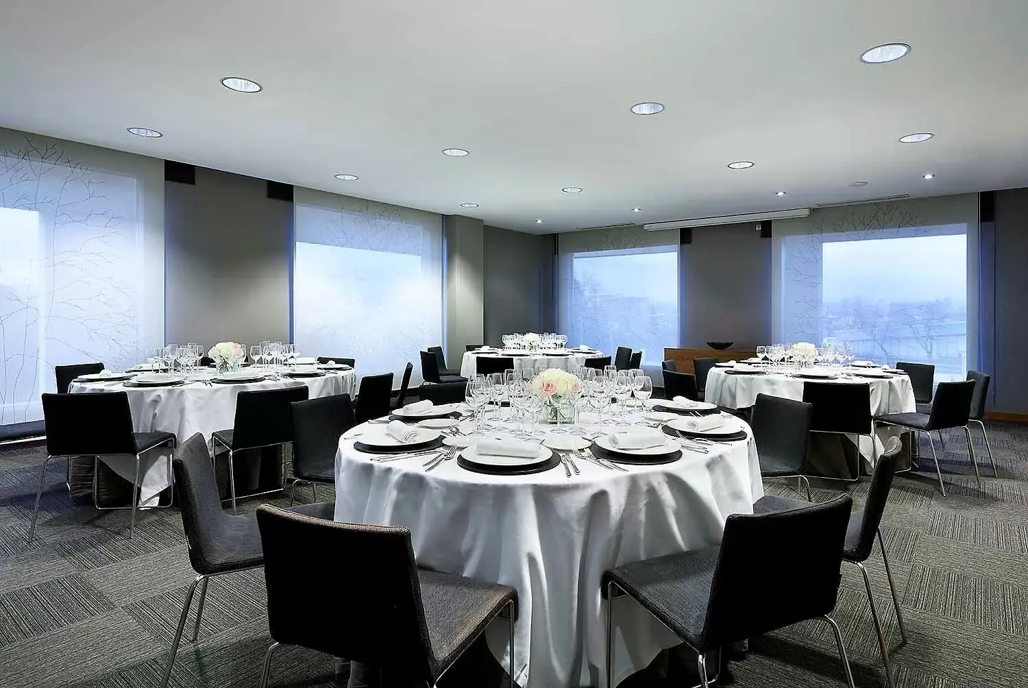 Meeting/conference room, Restaurant/Places to Eat in Eurostars Madrid Congress