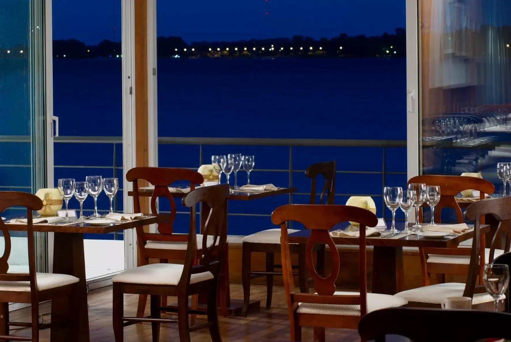 Restaurant/Places to Eat in Radisson Colonia Del Sacramento Hotel