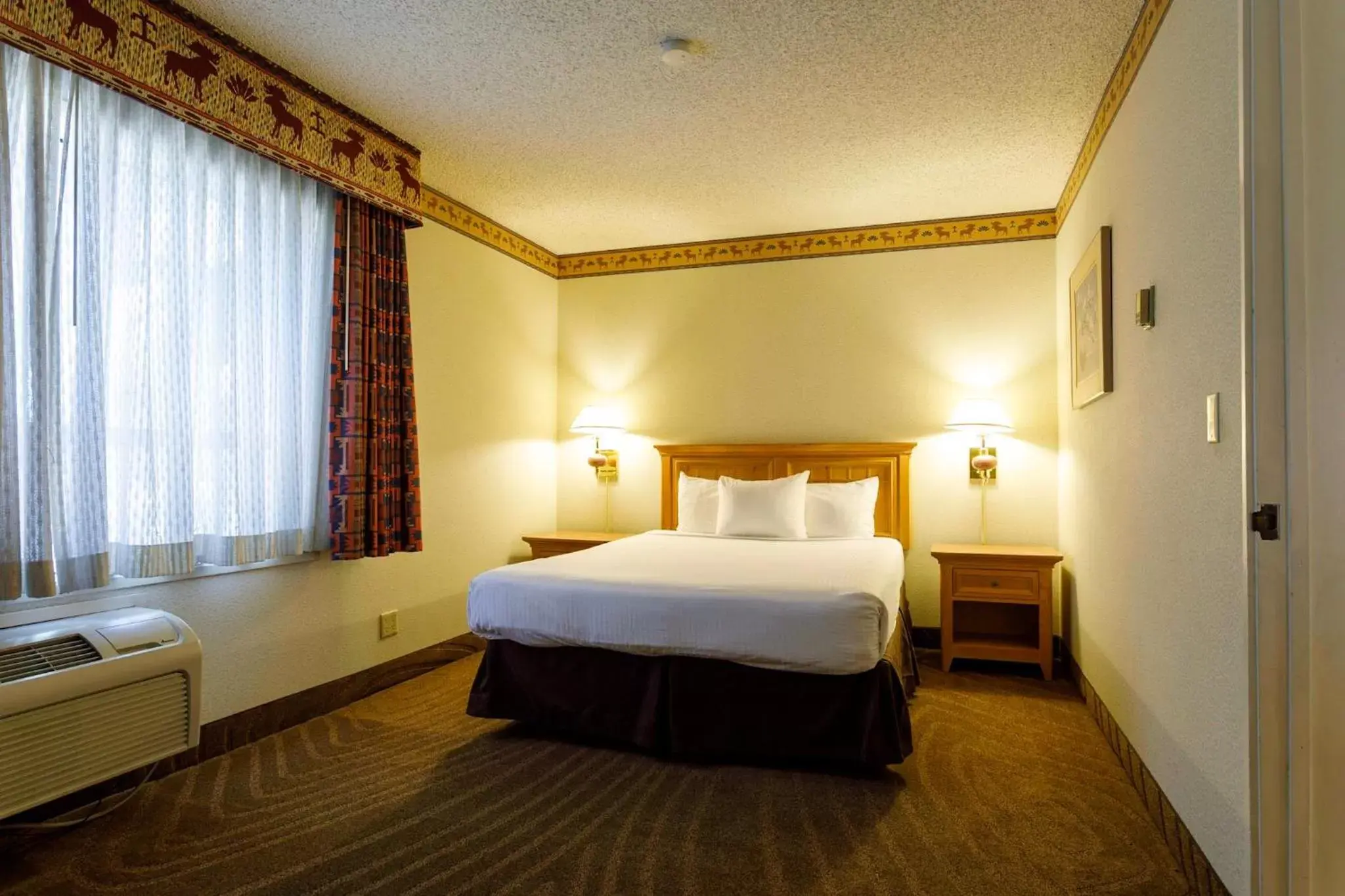Bed in Gold Country Inn and Casino by Red Lion Hotels
