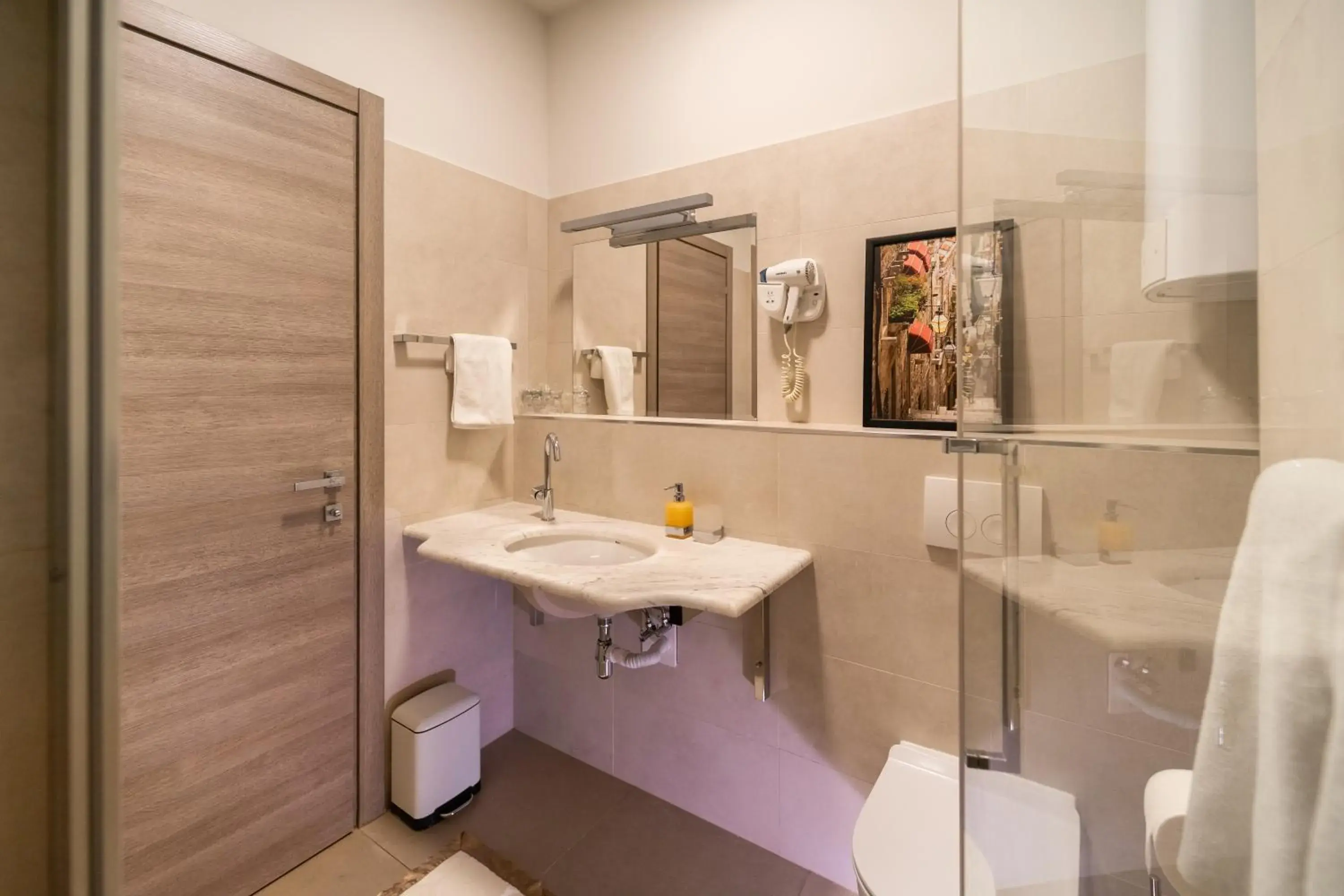 Bathroom in Tifani Luxury Rooms