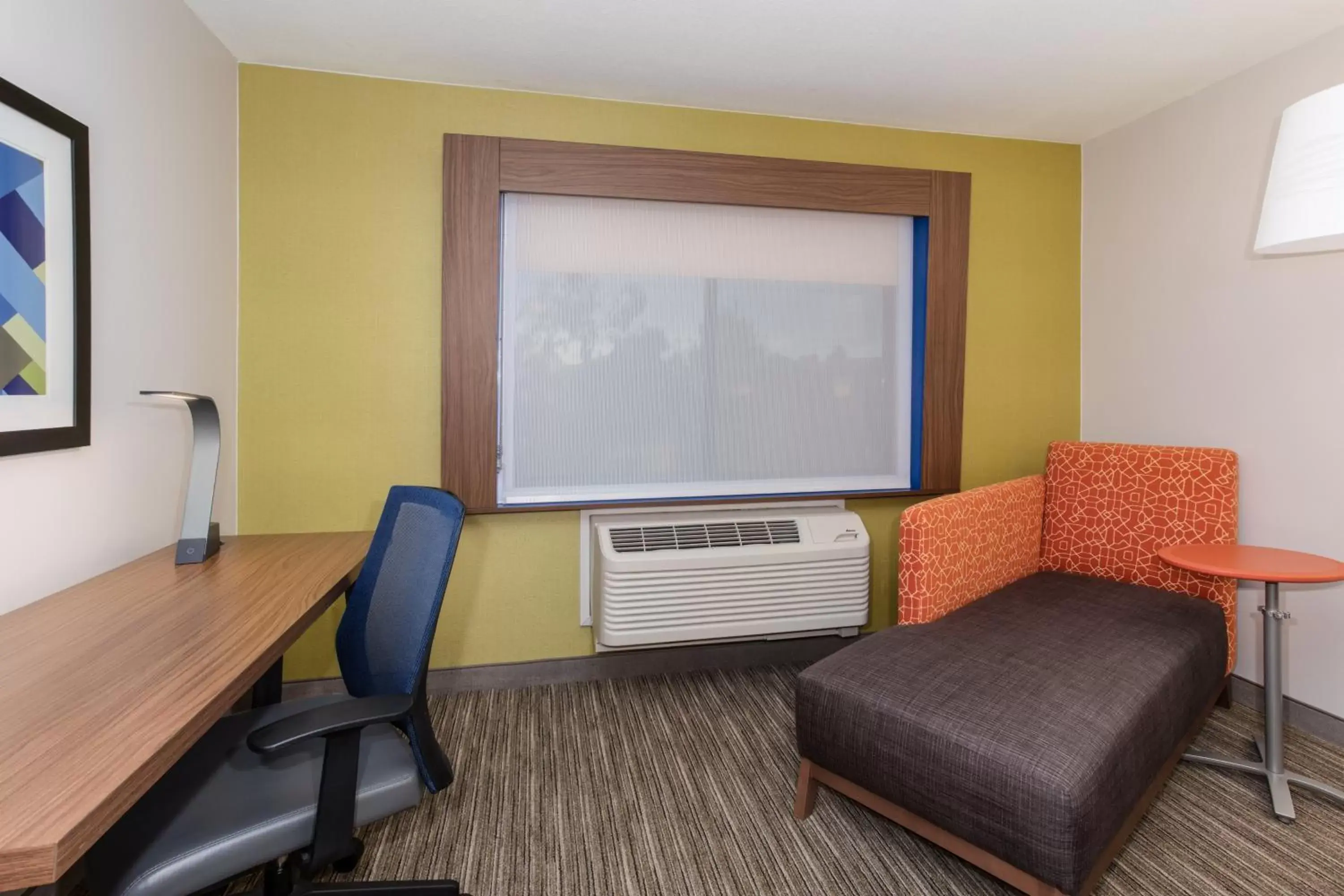 Photo of the whole room, Seating Area in Sleep Inn & Suites Tempe ASU Campus