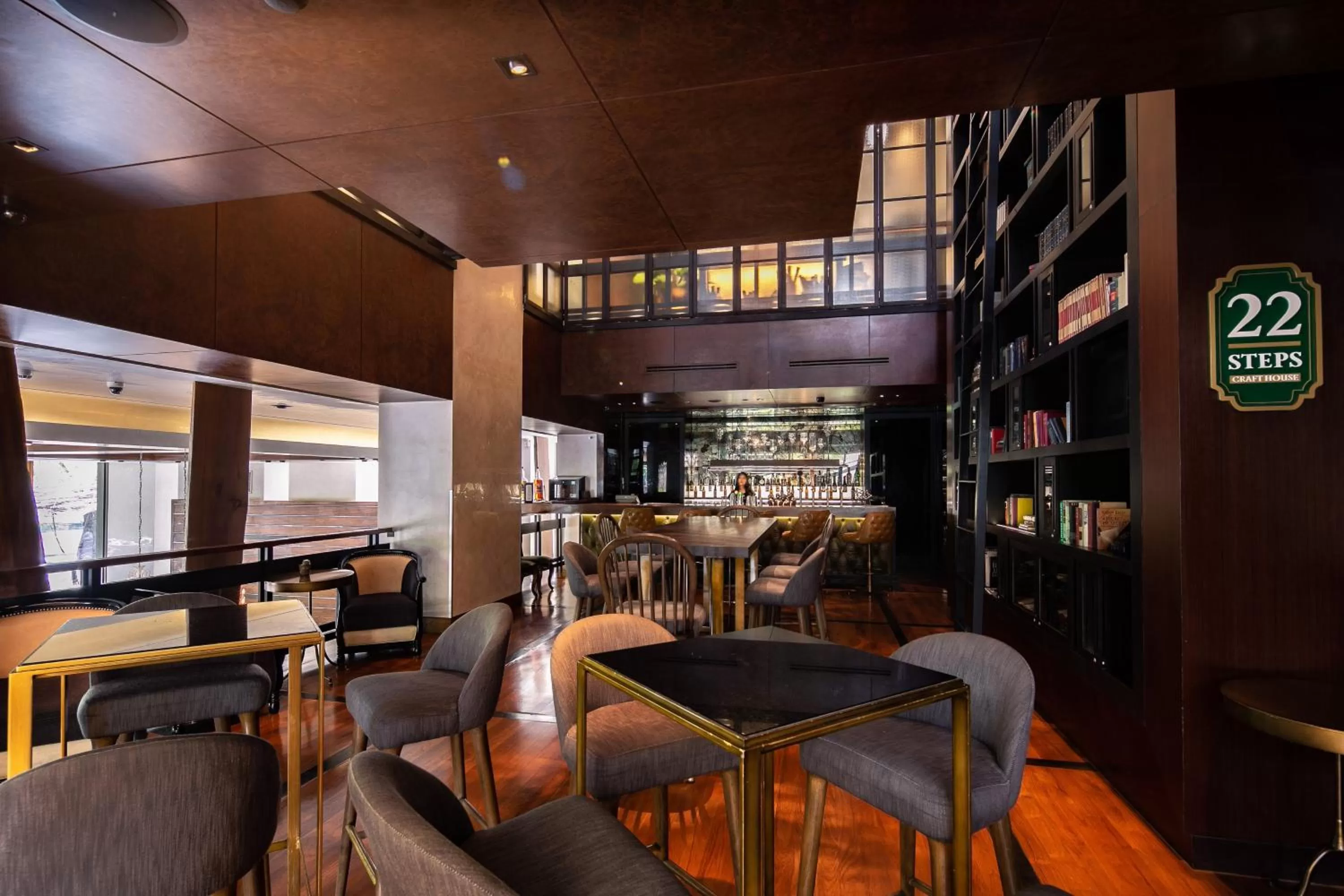 Lounge or bar in Hotel Indigo Bangkok Wireless Road by IHG