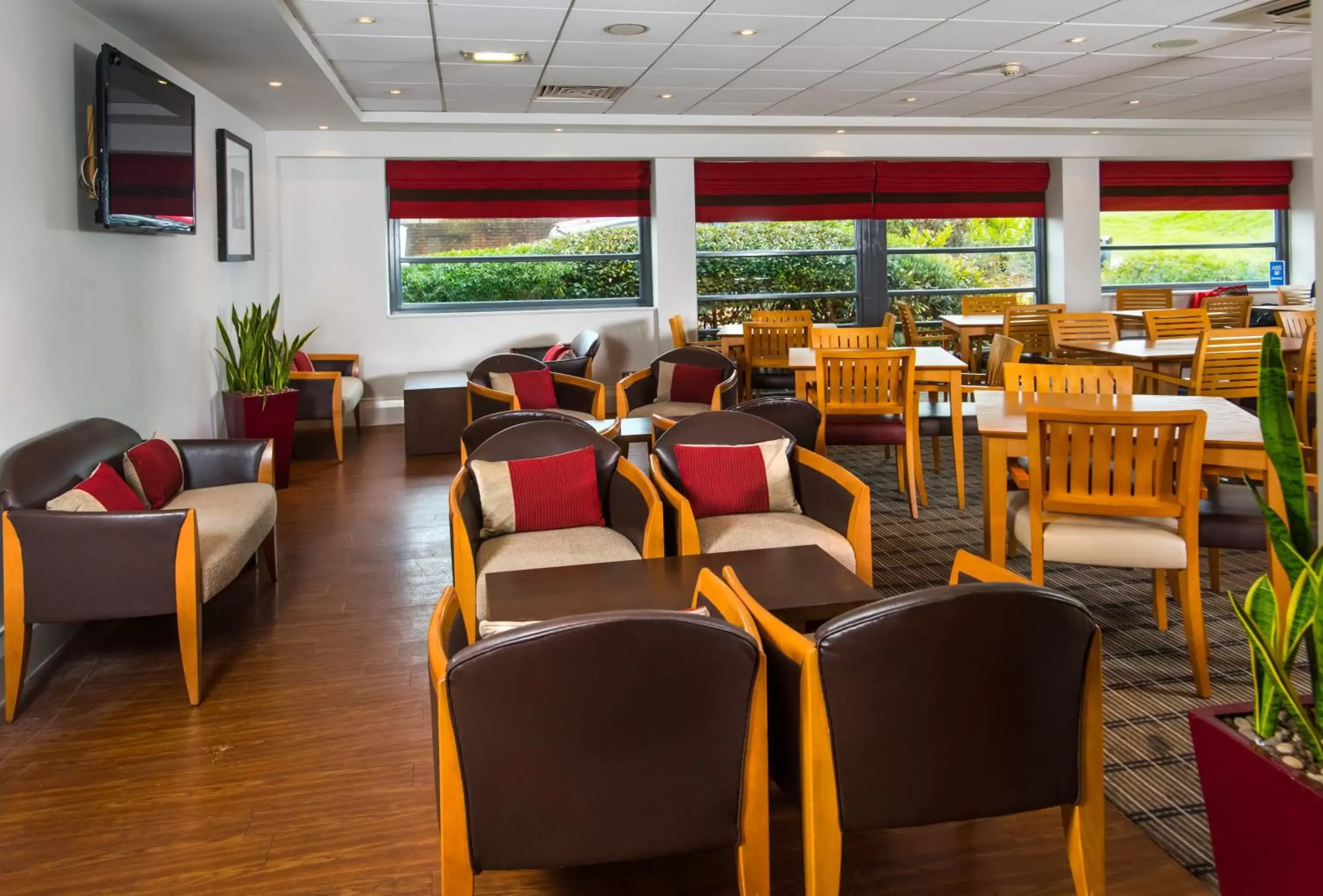 Holiday Inn Express Swansea East by IHG Holiday Inn Express Swansea East by IHG