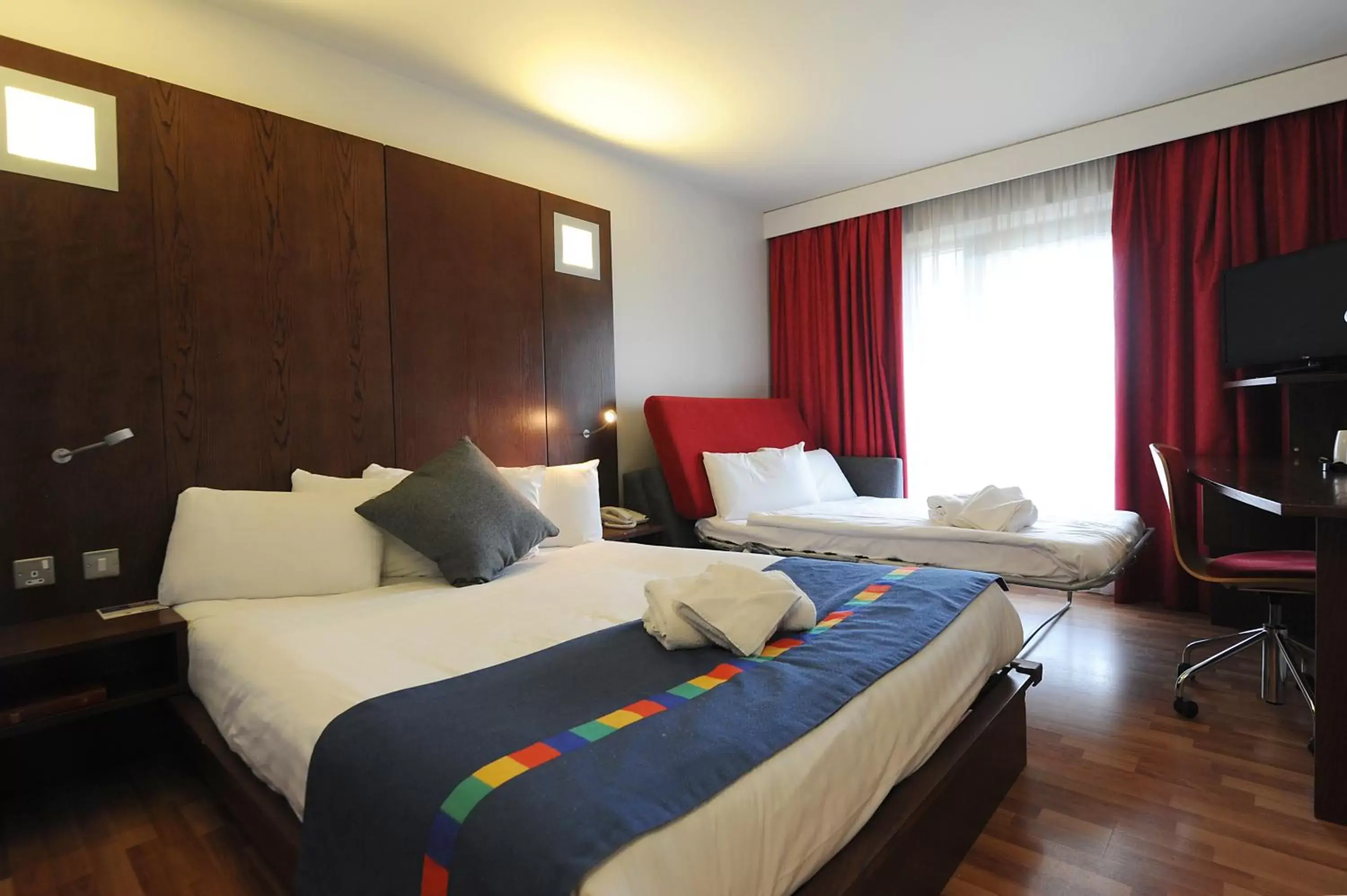 Bedroom, Bed in Park Inn by Radisson Birmingham Walsall Bedroom, Bed in Park Inn by Radisson Birmingham Walsall