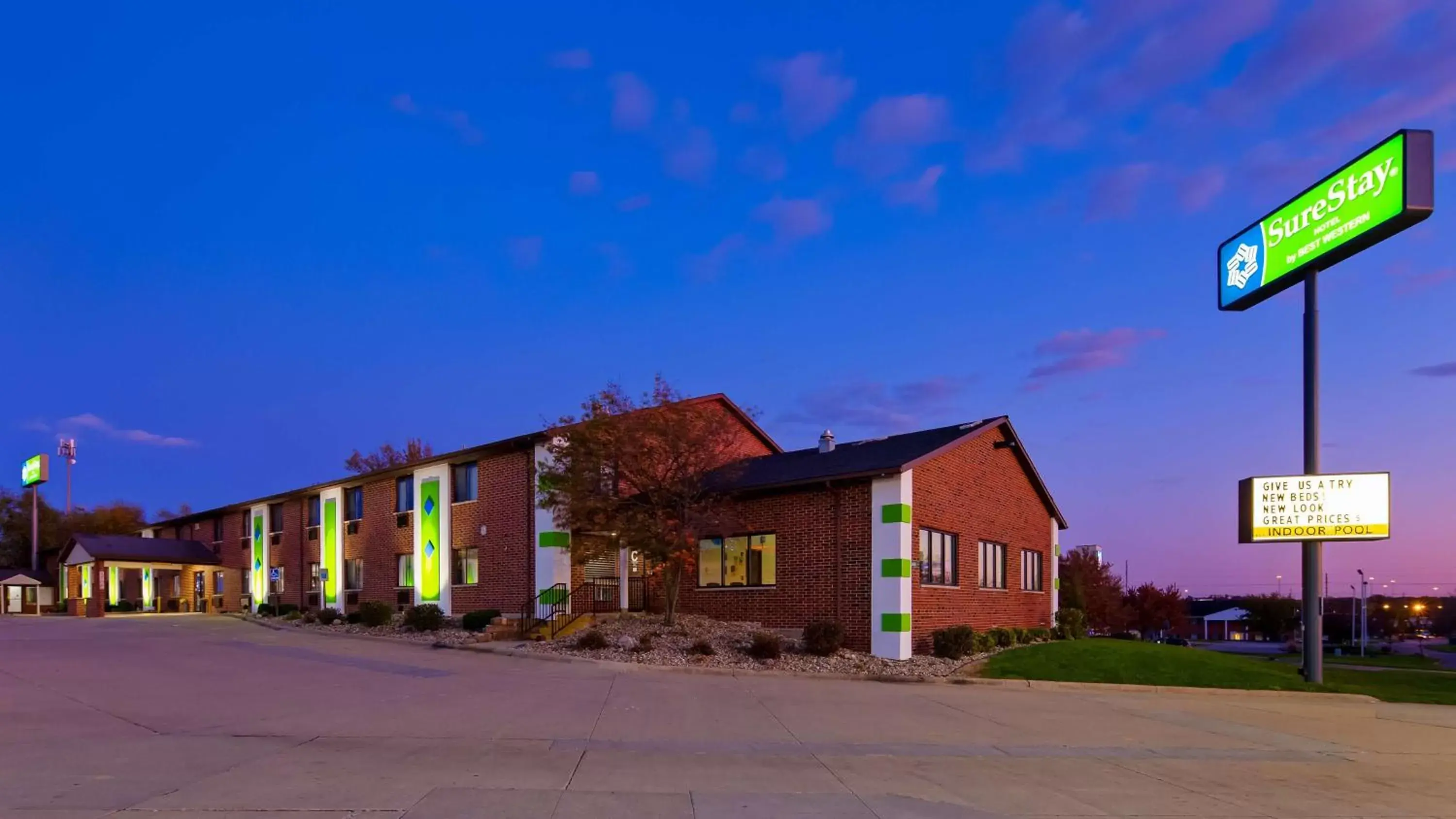 Property Building in SureStay Hotel by Best Western Cedar Rapids