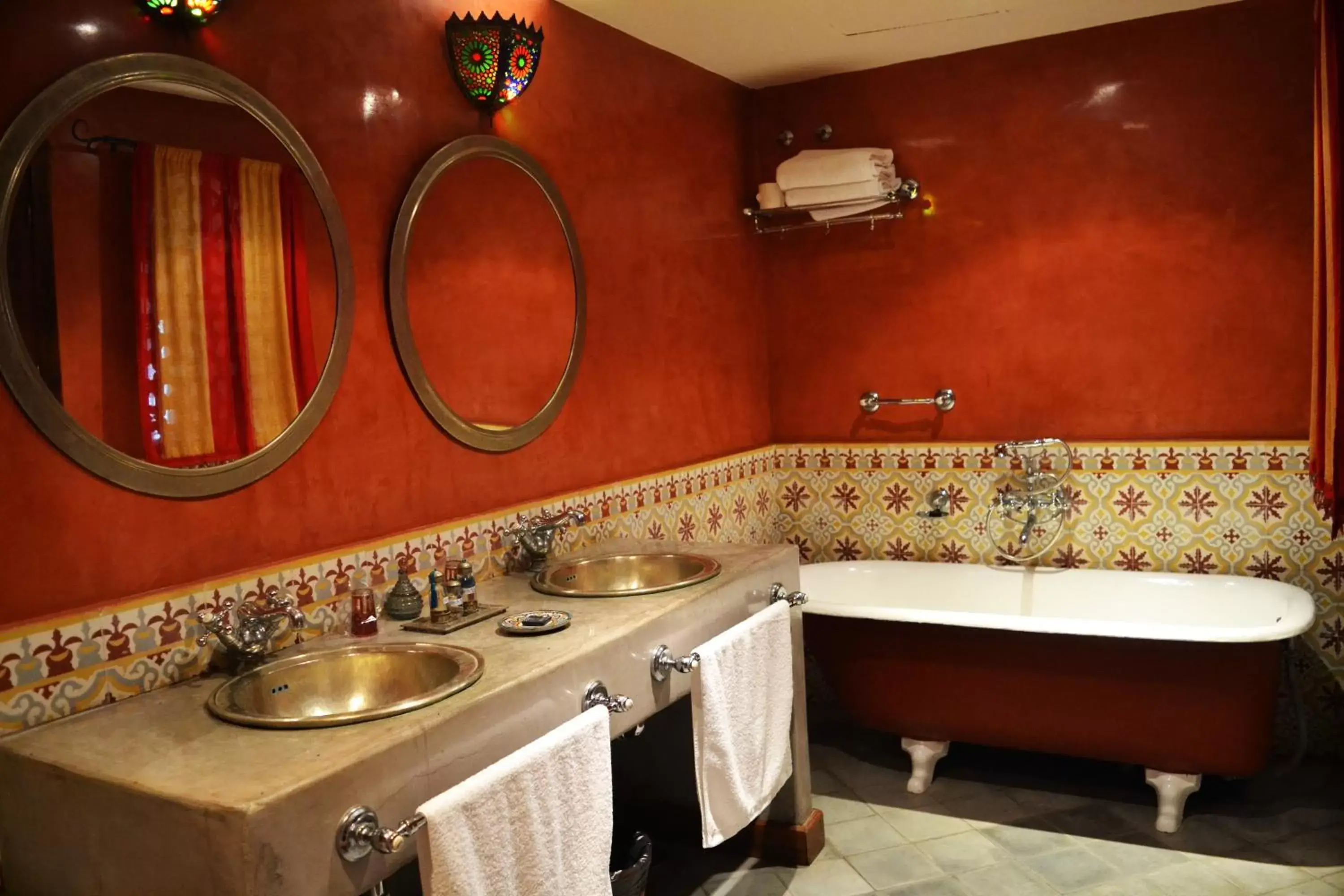 Bathroom in Alcoba del Rey de Sevilla